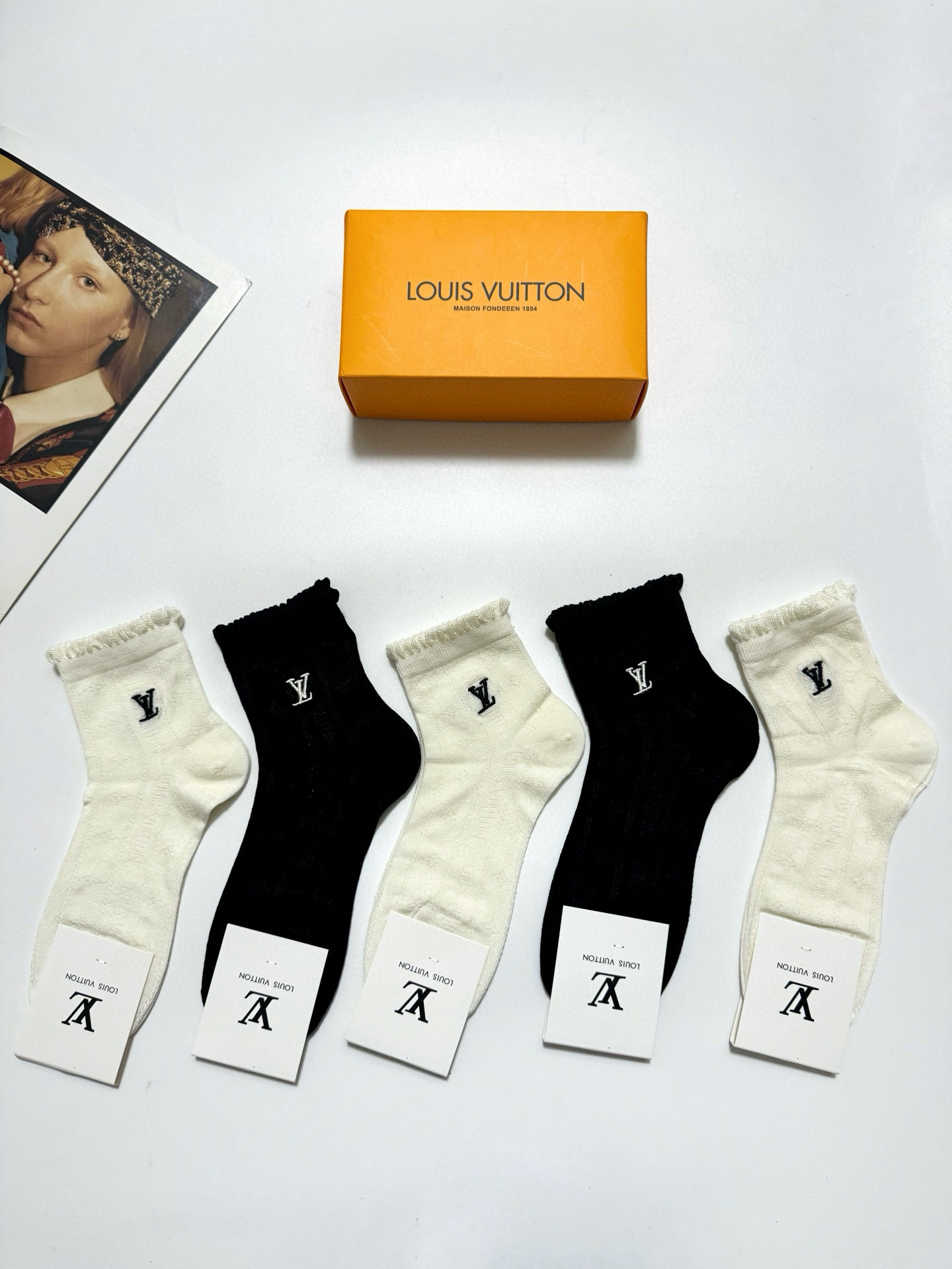 NO:299462,Packaging [one box of 5 pairs] LV Louis Vuitton Classic letter logo Pure cotton short socks, Ins super popular air conditioning socks, pure cotton fabric, must-have for trendy people, classic color matching Personalized and fashionable versatile style, you deserve socks, stockings, socks, louis vuitton, louis vuitton, socks19860909配包装【一盒5 双】 LV 路易威登 经典字母logo 纯棉短筒袜 ,ins超火爆空调袜,纯棉面料,潮人必备 ,经典配色 个性时尚百搭款,你值得拥有哦袜子,丝袜,袜子,louis vuitton,louis vuitton,socks,accessory