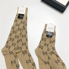 配包装🌟【一盒2 双】🌟Gucci 古奇 爆款金银丝长筒袜 中筒袜,超级火爆小腿袜。双针针织混纺金银丝材 配包装🌟【一盒2 双】🌟Gucci 古奇 爆款金银丝长筒袜 中筒袜,超级火爆小腿袜。双针针织混纺金银丝材