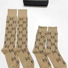 配包装🌟【一盒2 双】🌟Gucci 古奇 爆款金银丝长筒袜 中筒袜,超级火爆小腿袜。双针针织混纺金银丝材 配包装🌟【一盒2 双】🌟Gucci 古奇 爆款金银丝长筒袜 中筒袜,超级火爆小腿袜。双针针织混纺金银丝材