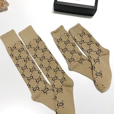 配包装🌟【一盒2 双】🌟Gucci 古奇 爆款金银丝长筒袜 中筒袜,超级火爆小腿袜。双针针织混纺金银丝材 配包装🌟【一盒2 双】🌟Gucci 古奇 爆款金银丝长筒袜 中筒袜,超级火爆小腿袜。双针针织混纺金银丝材