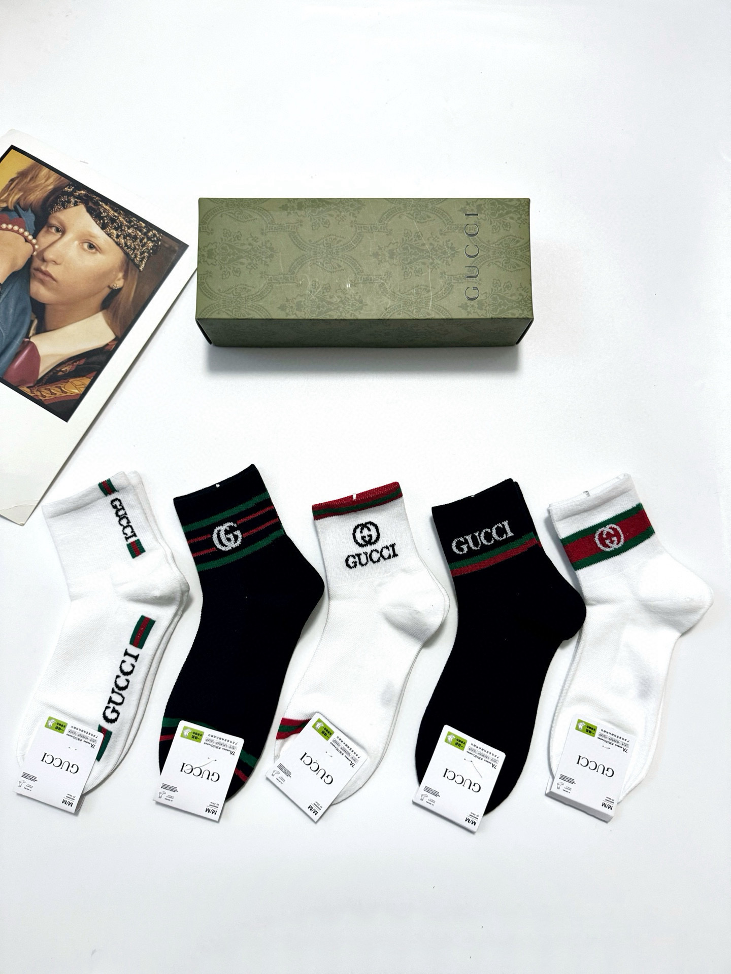 NO:299527,Packaged [one box of 5 pairs] Gucci classic letter logo pure cotton socks, air conditioning socks!  Super soft and skin-friendly!  Ins hits!  The counter is on sale and you can see the explosion!  Super high quality!  Classic is out of date!  The quality of counter purchasing agents that trendy people must be missing, and it is very easy to wear!  Recommended recommendations~~ Must-in-apple small items!  !  socks, socks, gucci, socks19860909配包装【一盒5 双】 Gucci 古琦 经典字母 logo 纯棉 短袜,空调袜 ！超级软糯亲肤！ ins爆款！专柜在售ing 好看到爆炸 ！超高品质！经典不过时！潮人必不能少的专柜代购品质 ,巨好穿！推荐推荐推荐～～必入小单品！！袜子,袜子,gucci,socks,accessory