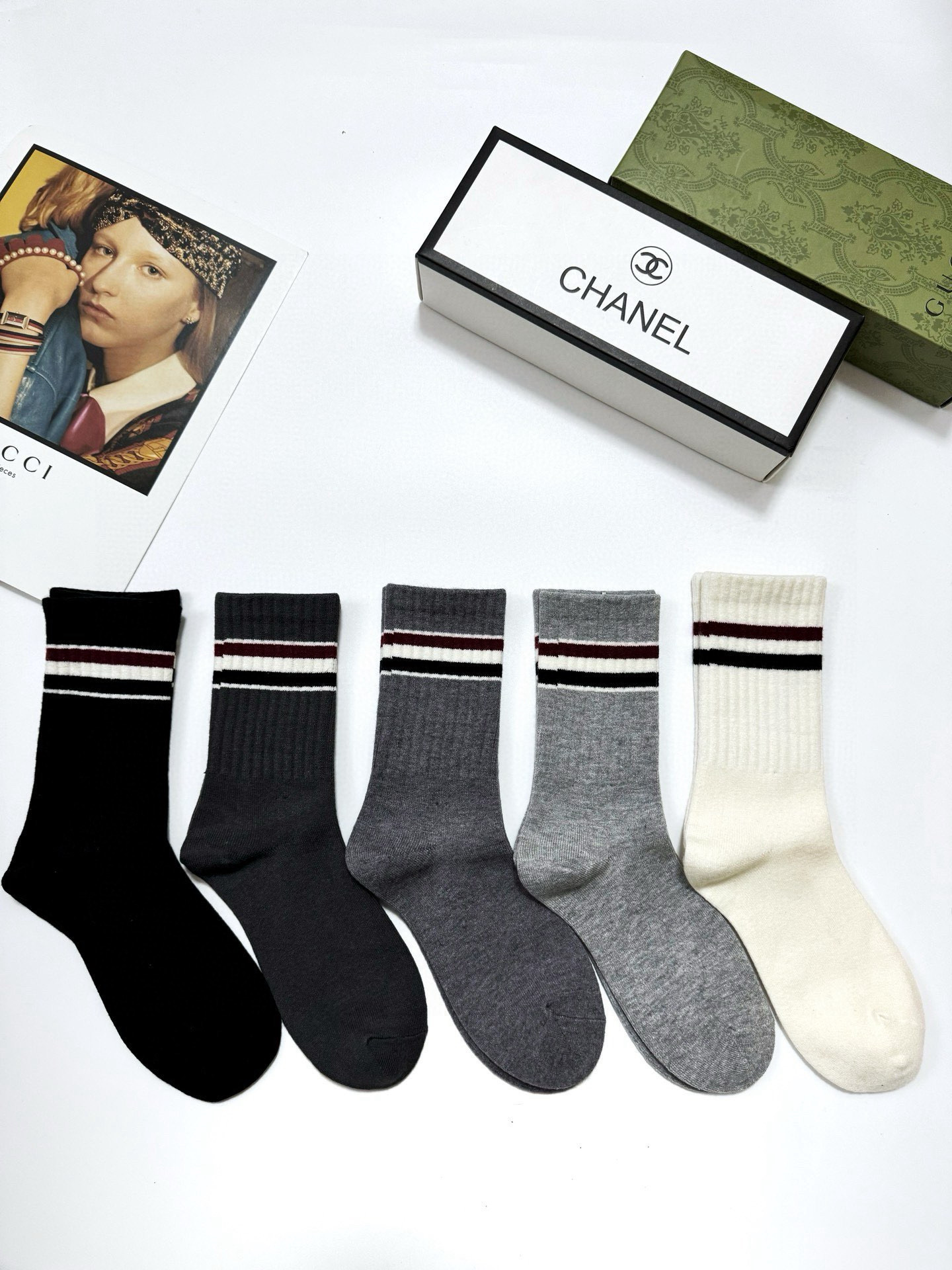   【一盒5双】
🌟THOM BROWNE · 桑姆 布朗尼❗
🌟超级爆款！网红羊绒 中筒袜 短袜❗官网