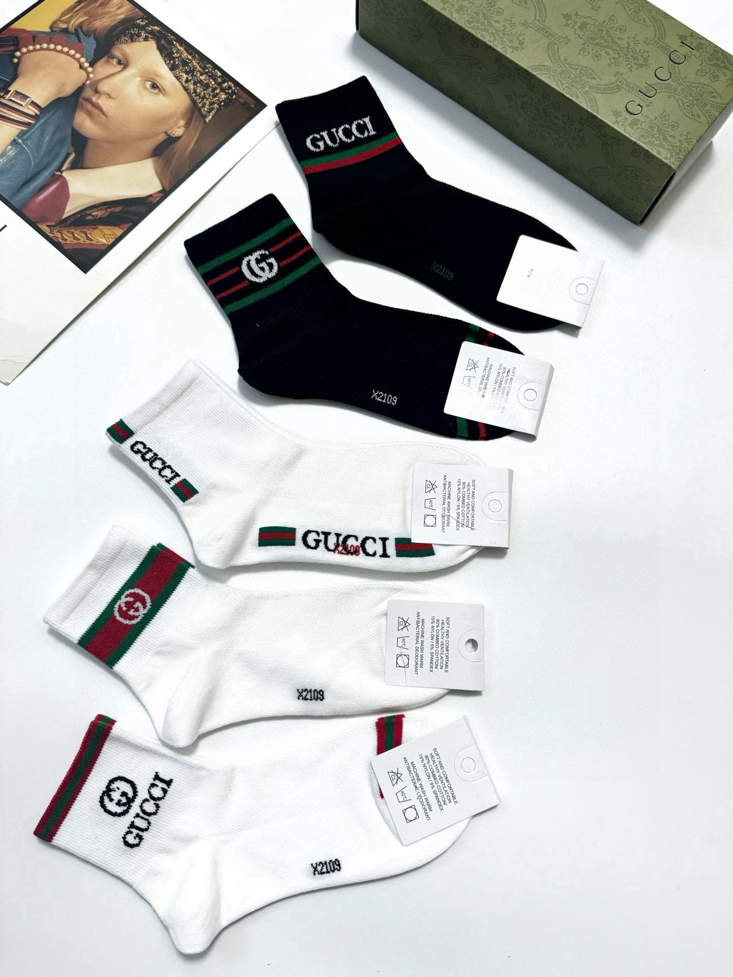  配包装
🌟【一盒5 双】
🌟Gucci 古琦 经典字母 logo 纯棉 短袜，空调袜  ！超级软糯亲肤