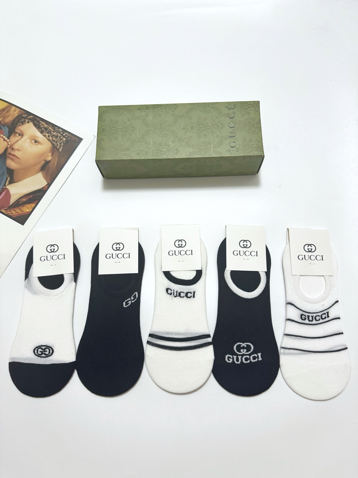  配包装
🌟【一盒5 双】
🌟Gucci 古琦 经典字母 logo 纯棉 网眼透气船袜  ！超级软糯亲肤