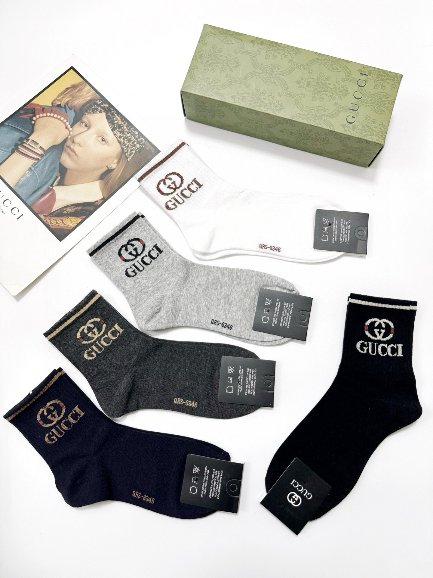  配包装
🌟【一盒5 双】
 🌟Gucci 古琦 经典字母logo 双G 短筒袜   ，ins超火爆短袜