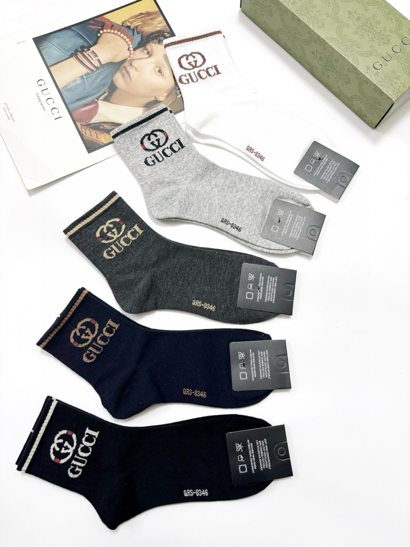  配包装
🌟【一盒5 双】
 🌟Gucci 古琦 经典字母logo 双G 短筒袜   ，ins超火爆短袜