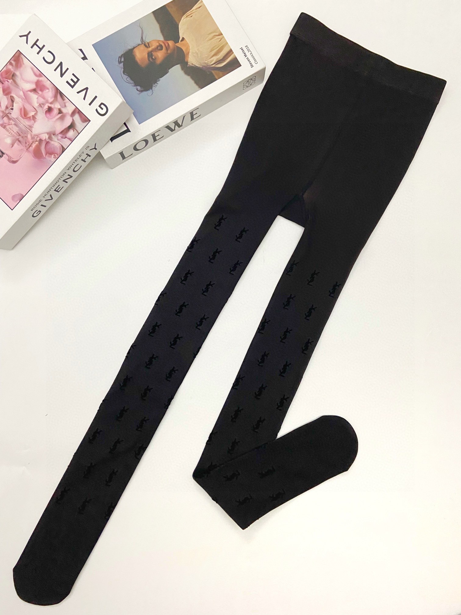【加厚款】
 配包装
🌟【一盒一双】
🌟YSL 圣罗兰 ins爆款，秋冬加厚加绒丝袜 ，水光黑丝透肤打底