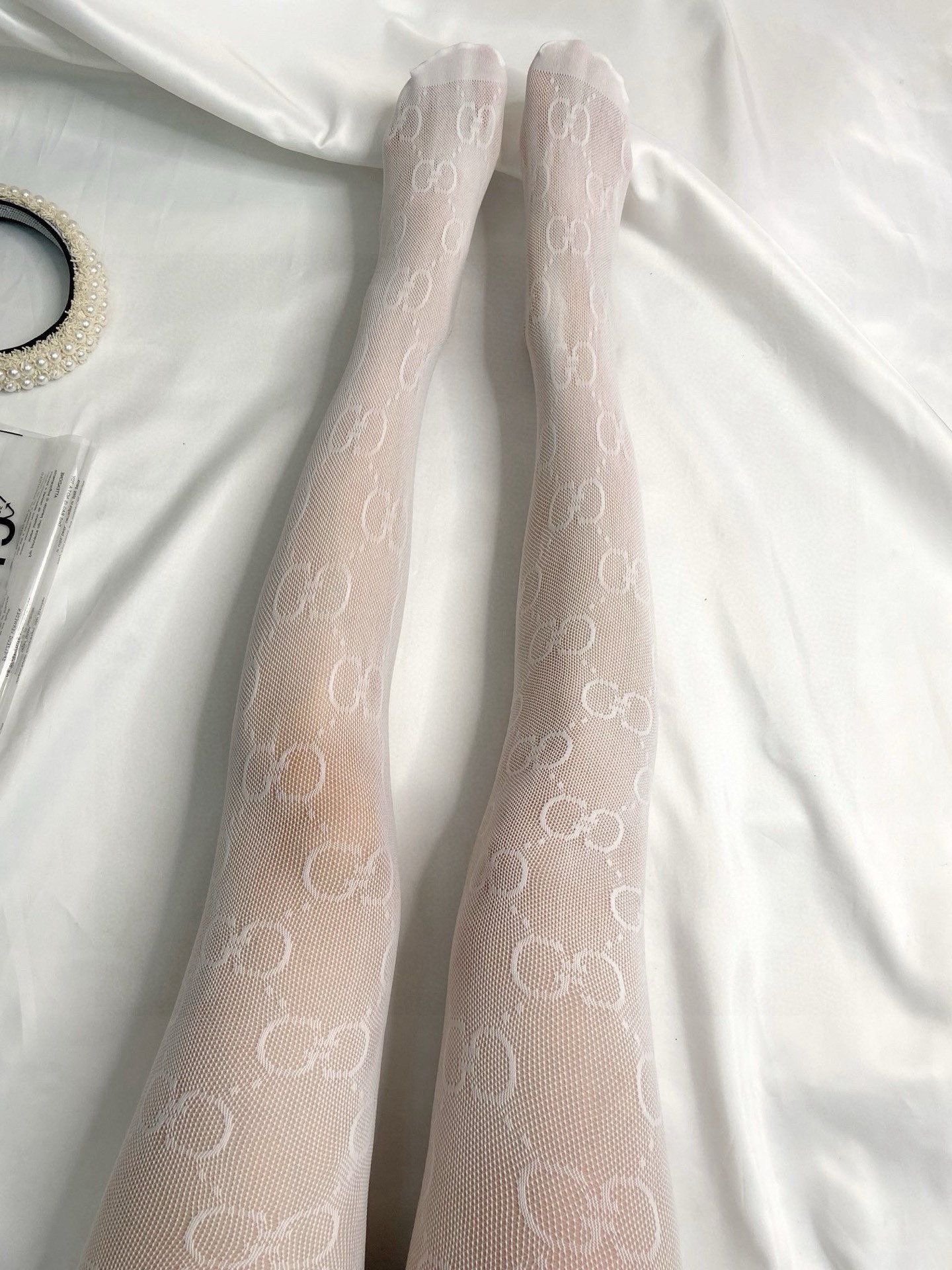 。配包装
【一盒一双】🌟古琦Gucci爆款大双G字母网袜 🌟对版高货！【腰部带logo】
好看到爆炸 ，
