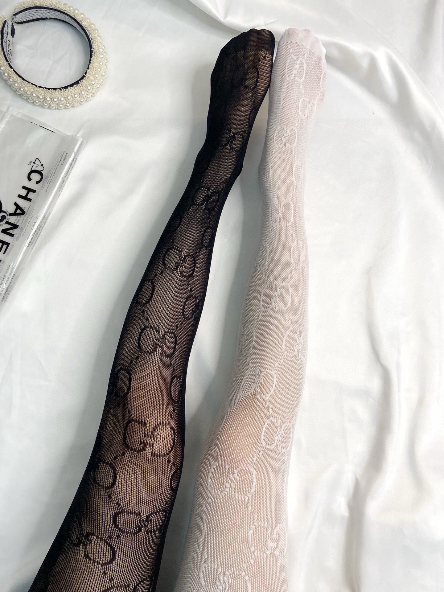 。配包装
【一盒一双】🌟古琦Gucci爆款大双G字母网袜 🌟对版高货！【腰部带logo】
好看到爆炸 ，