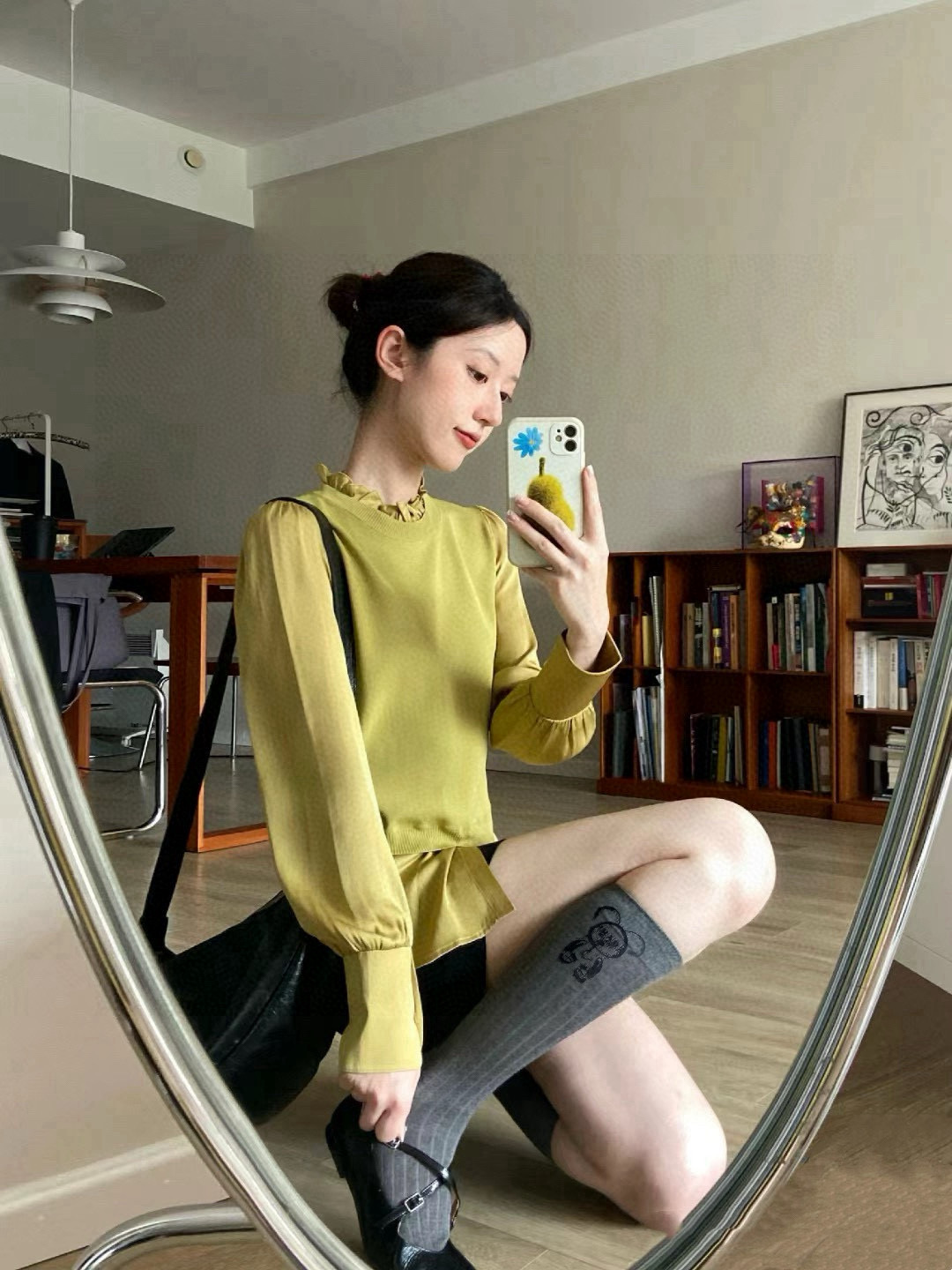  配包装
🌟【一盒一双】
🌟 Prada 普拉达 爆款经典字母 长筒袜 小腿袜。双针针织材质，超完美结合