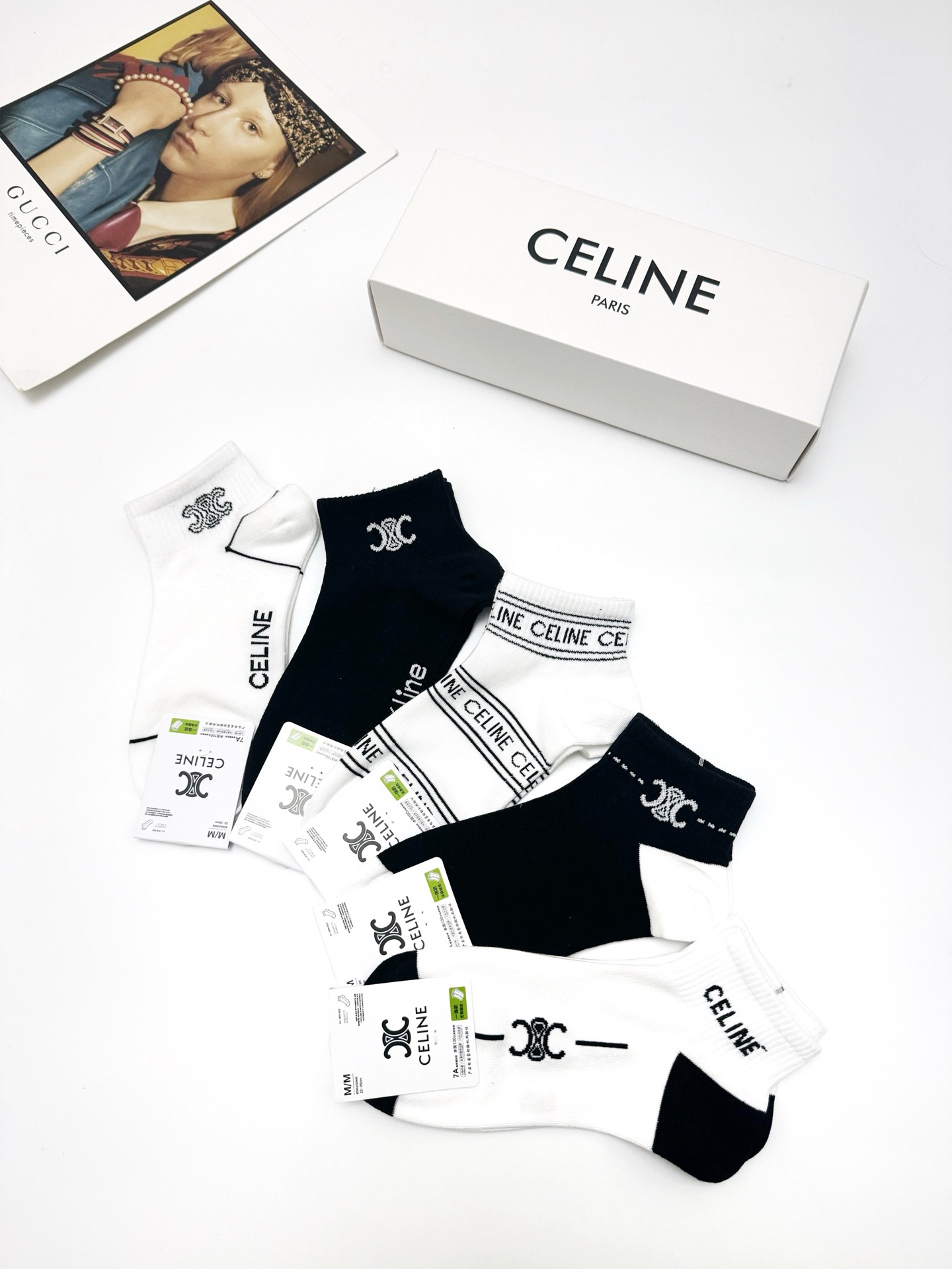   配包装
🌟【一盒5 双】
🌟Celine 赛琳 经典字母 logo短袜  ！纯棉面料软糯亲肤！
🌟i