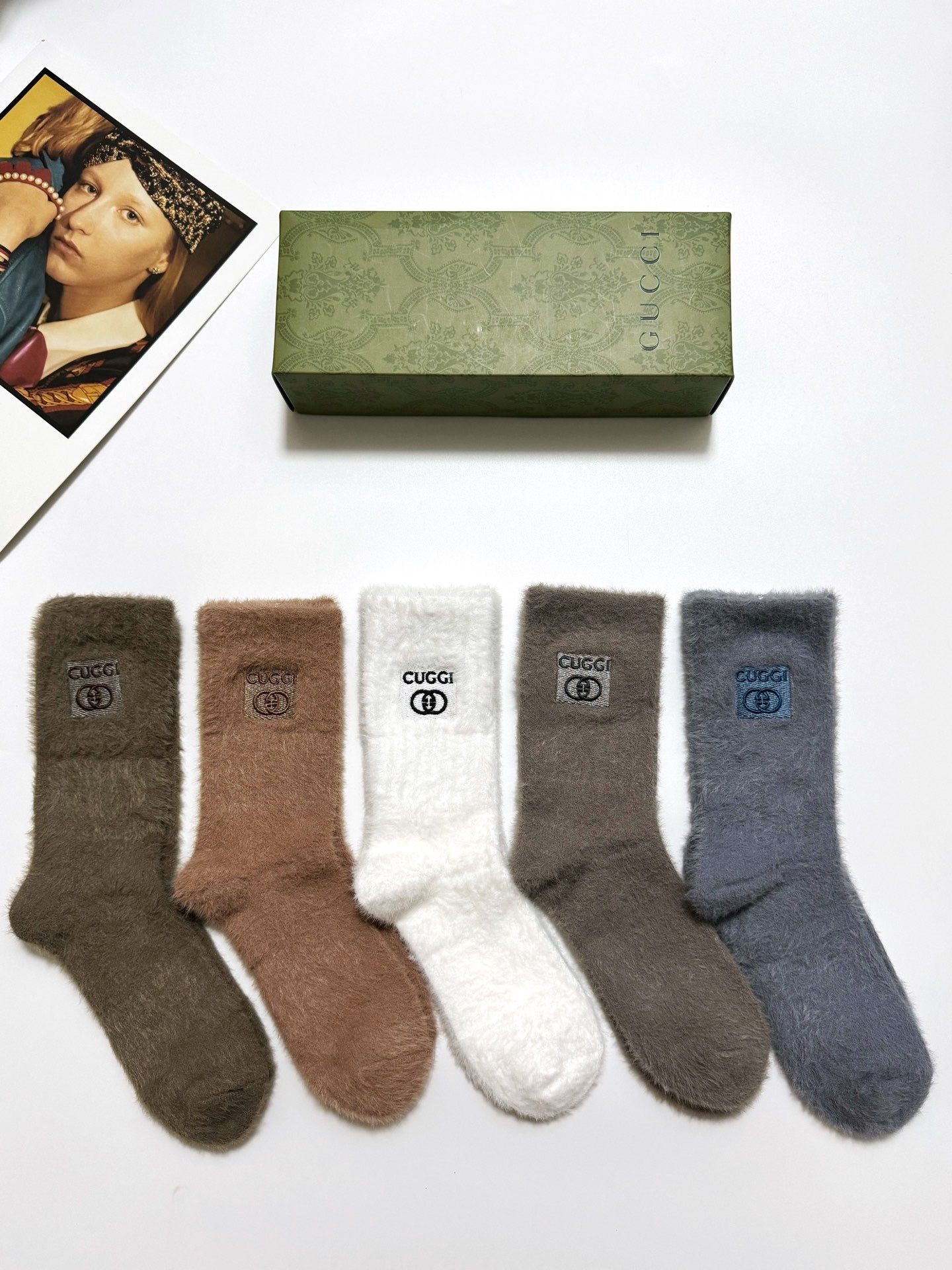 NO:357127,Packaging [one box of 5 pairs] Gucci Gucci European and American brands Classic letter logo Mink vest mid-tube socks!  Super soft and skin-friendly!  Ins hits!  The counter is on sale and you can see the explosion!  Super high quality!  Classic is out of date!  The quality of counter purchasing agents that trendy people must be missing, and it is very easy to wear!  Recommended recommendations~~ Must-in-apple small items!  !  socks, stockings, socks, gucci, socks19860909配包装【一盒5 双】 Gucci 古琦 欧美大牌 经典字母 logo 水貂绒中筒袜 ！超级软糯亲肤！ ins爆款！专柜在售ing 好看到爆炸 ！超高品质！经典不过时！潮人必不能少的专柜代购品质 ,巨好穿！推荐推荐推荐～～必入小单品！！袜子,丝袜,袜子,gucci,socks,accessory