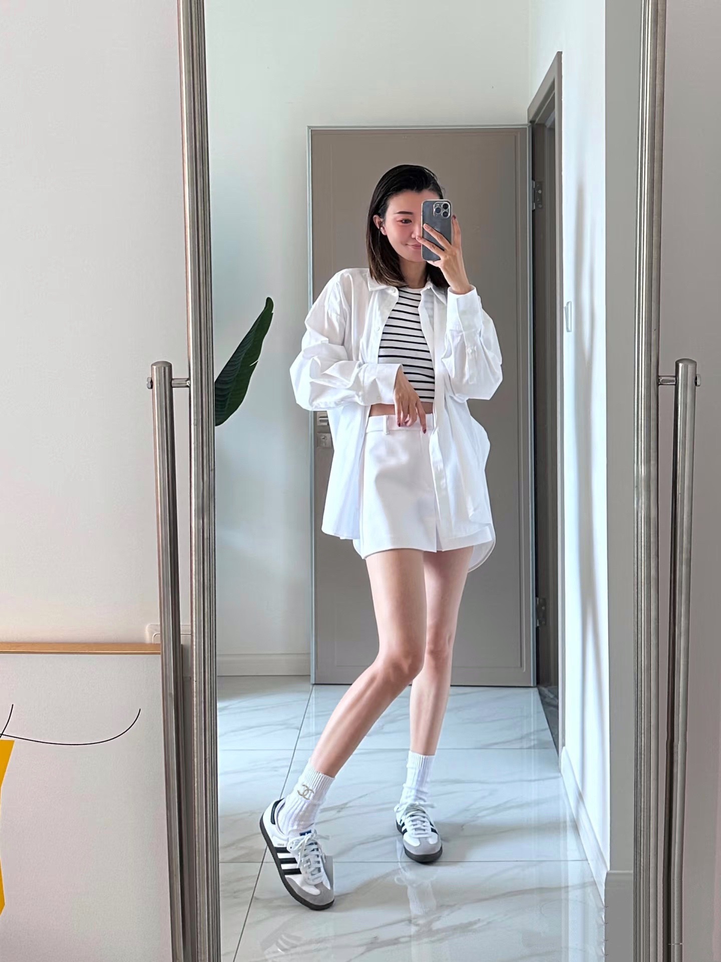  配包装
🌟【一盒2 双】
 🌟Chanel 香奈儿 经典字母logo ins超火爆中筒袜，纯棉面料，潮