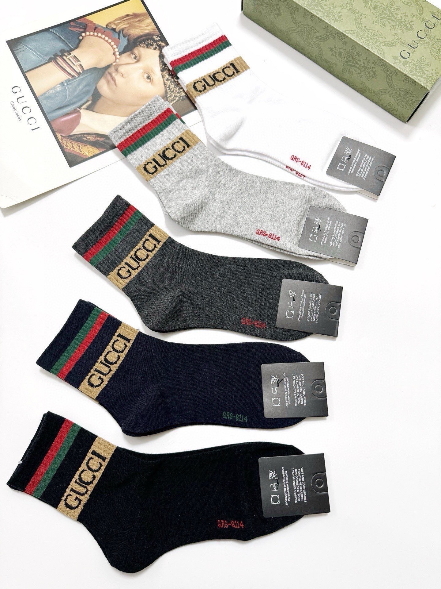  配包装
🌟【一盒5 双】
 🌟Gucci 古琦 经典字母logo 纯棉短筒袜 ，男女同款   ，ins