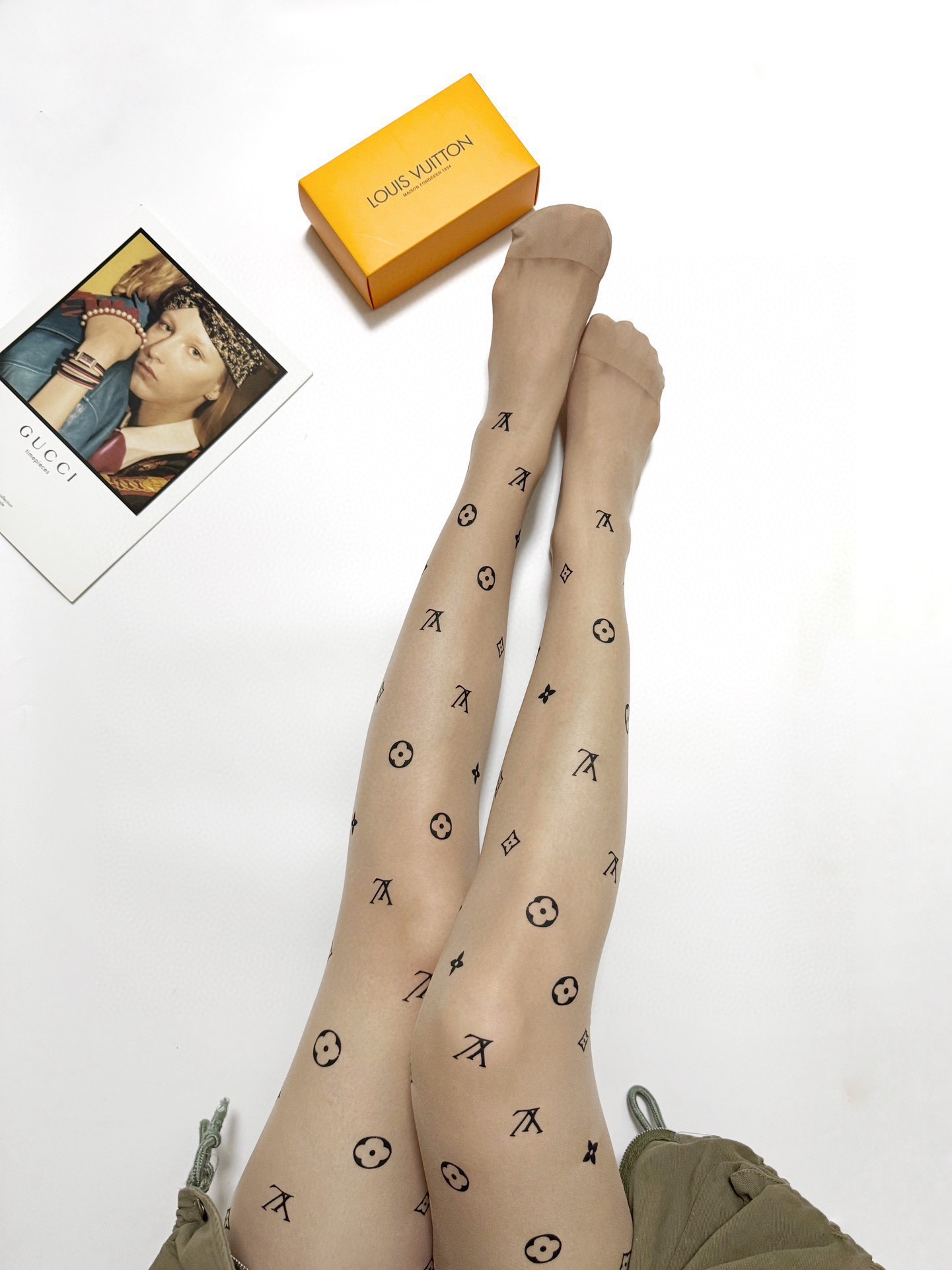 NO:360673,Packaging [one box, one pair] LV Louis Vuitton's popular presbyterian printed stockings, which are good to see and explode, European and American big-name stockings, a must-have item for trendy people in autumn and winter, which is super high-quality and fashionable, and it is very fashionable~~ Recommended and recommended~~ Must-in-one small items!  !  stockings, socks, louis vuitton, louis vuitton, socks19860909配包装【一盒一双】LV 路易威登爆款老花印胶丝袜 好看到爆炸 ,欧美大牌丝袜 潮人秋冬必备单品 ,搭配起来超高逼格 ,时髦度爆表啊啊啊啊～～推荐推荐推荐～～必入时髦小单品！！袜子丝袜,袜子,louis vuitton,louis vuitton,socks,accessory