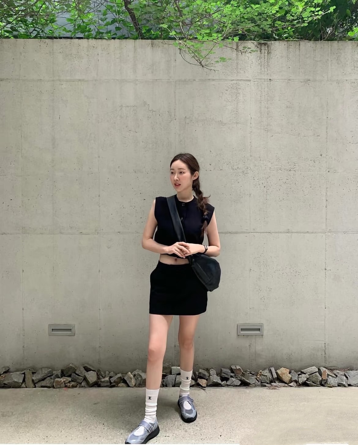  配包装
🌟【一盒5 双】
🌟Celine 赛琳 经典字母 logo 刺绣 直板 中筒袜  。超级软糯亲