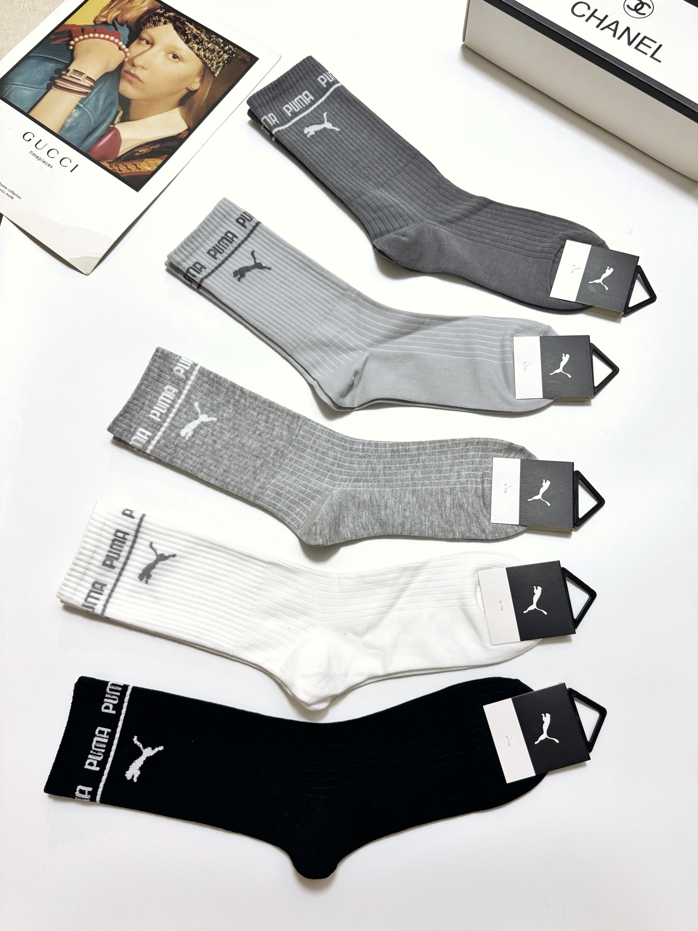  配包装
🌟【一盒5 双】
 🌟Puma 彪马 明星同款 经典logo 纯棉高筒袜   ，ins超火爆小