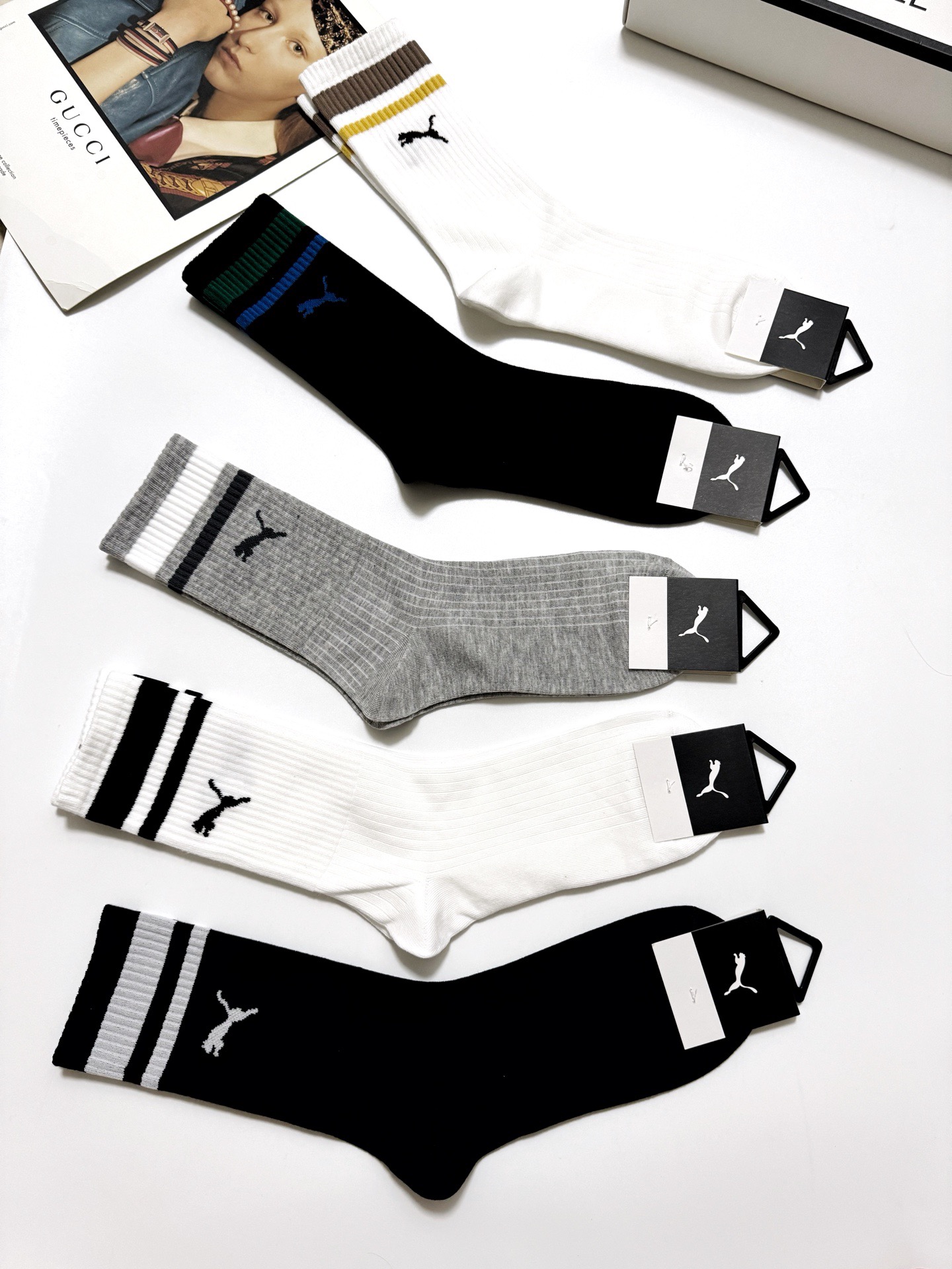 配包装
🌟【一盒5 双】
 🌟Puma 彪马 明星同款 经典logo 纯棉高筒袜   ，ins超火爆小