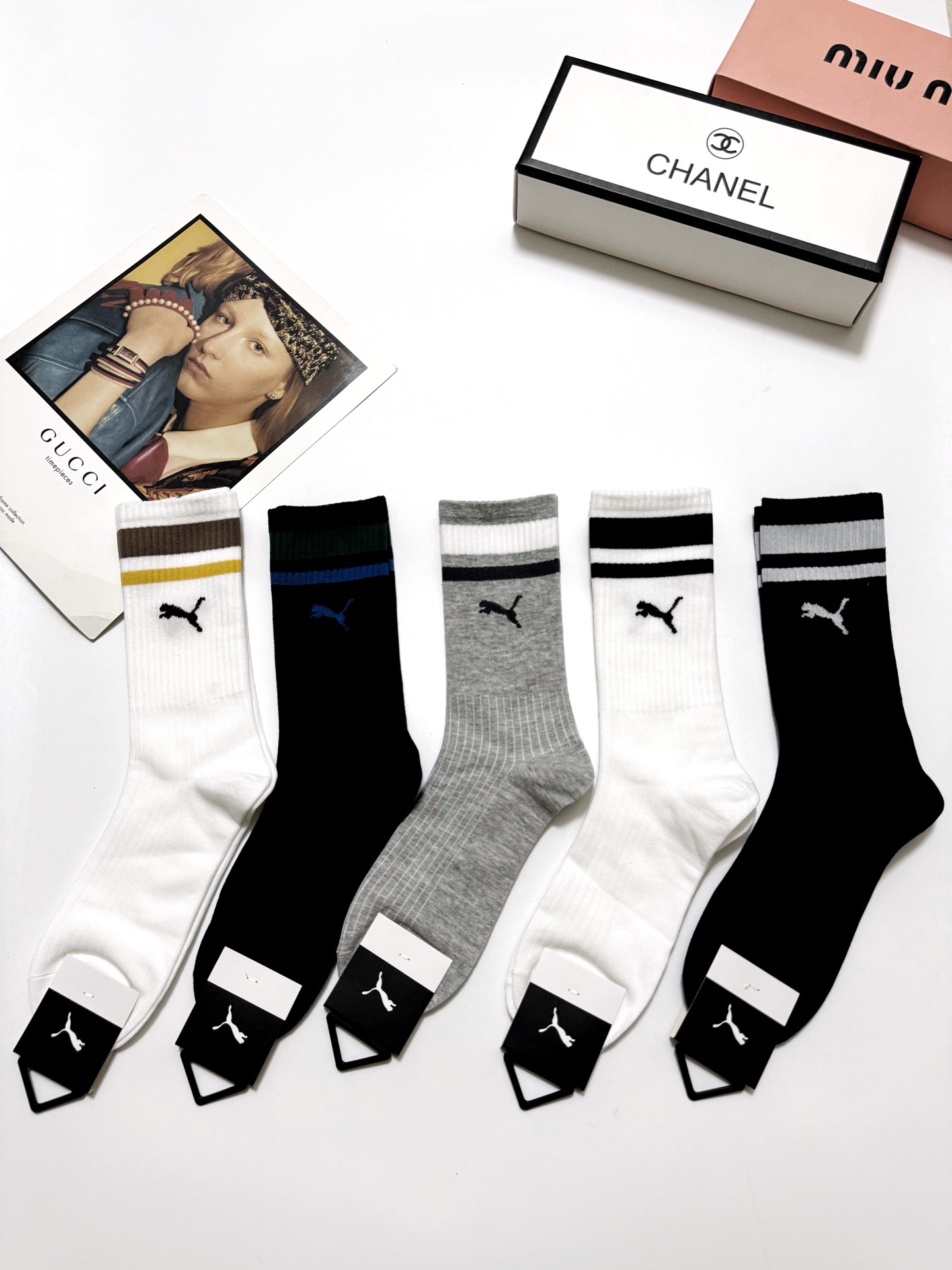  配包装
🌟【一盒5 双】
 🌟Puma 彪马 明星同款 经典logo 纯棉高筒袜   ，ins超火爆小