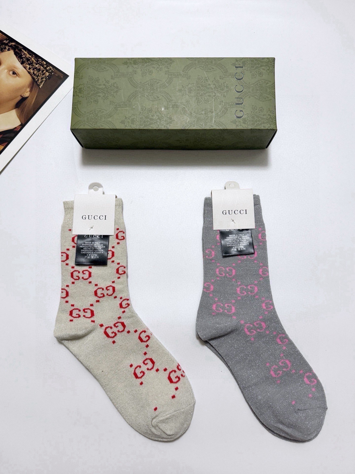 NO:362718,Packaging [one box 2 pairs] Gucci Gucci Hot gold and silver wire mid-tube socks Double needles Blended gold and silver wire material, super perfect combination, classic style, simultaneous sale of counters, must-have for trendy people, versatile colors Socks, stockings, gucci, socks19860909配包装【一盒2双】 Gucci 古奇 爆款金银丝中筒袜 双针 混纺金银丝材质,超完美结合,款式经典,专柜同步发售,潮人必备,颜色百搭 袜子丝袜,袜子,gucci,socks,accessory