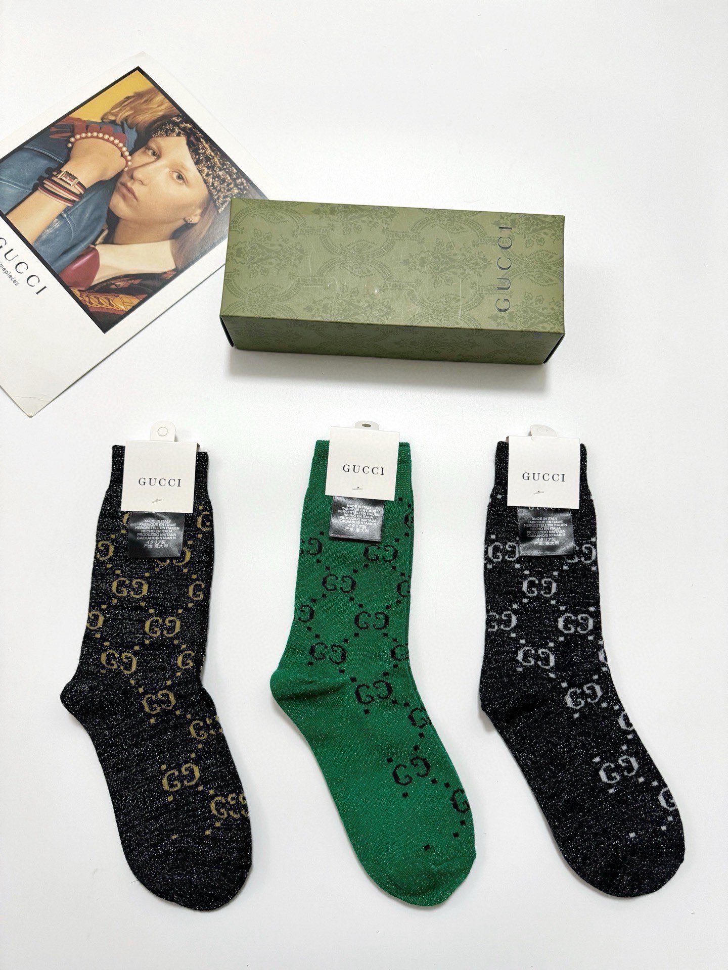 NO:362806,Packaging [one box 3 pairs] Gucci Gucci Hot gold and silver wire mid-tube socks Double needles Blended gold and silver wire material, super perfect combination, classic style, simultaneous sale of counters, must-have for trendy people, versatile colors Socks, stockings, gucci, socks19860909配包装【一盒3双】 Gucci 古奇 爆款金银丝中筒袜 双针 混纺金银丝材质,超完美结合,款式经典,专柜同步发售,潮人必备,颜色百搭 袜子丝袜,袜子,gucci,socks,accessory