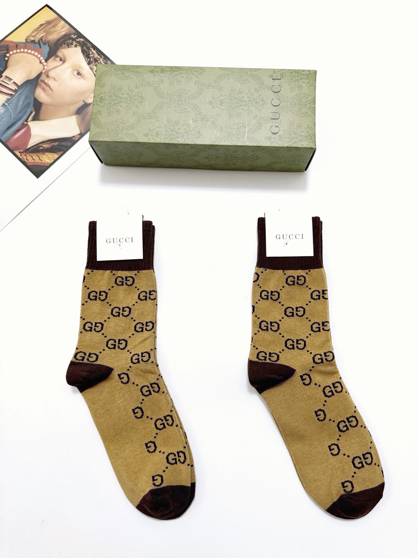 NO:363961,Packaging [one box 2 pairs] Gucci Gucci hot pure cotton mid-tube socks pure cotton material, breathable and comfortable, super perfect color matching, classic style, simultaneous sale of counters, must-have for trendy people, versatile colors Socks, stockings, gucci, socks19860909配包装【一盒2双】 Gucci 古奇 爆款纯棉 中筒袜 纯棉材质,透气舒适,超完美配色 ,款式经典,专柜同步发售,潮人必备,颜色百搭 袜子丝袜,袜子,gucci,socks,accessory