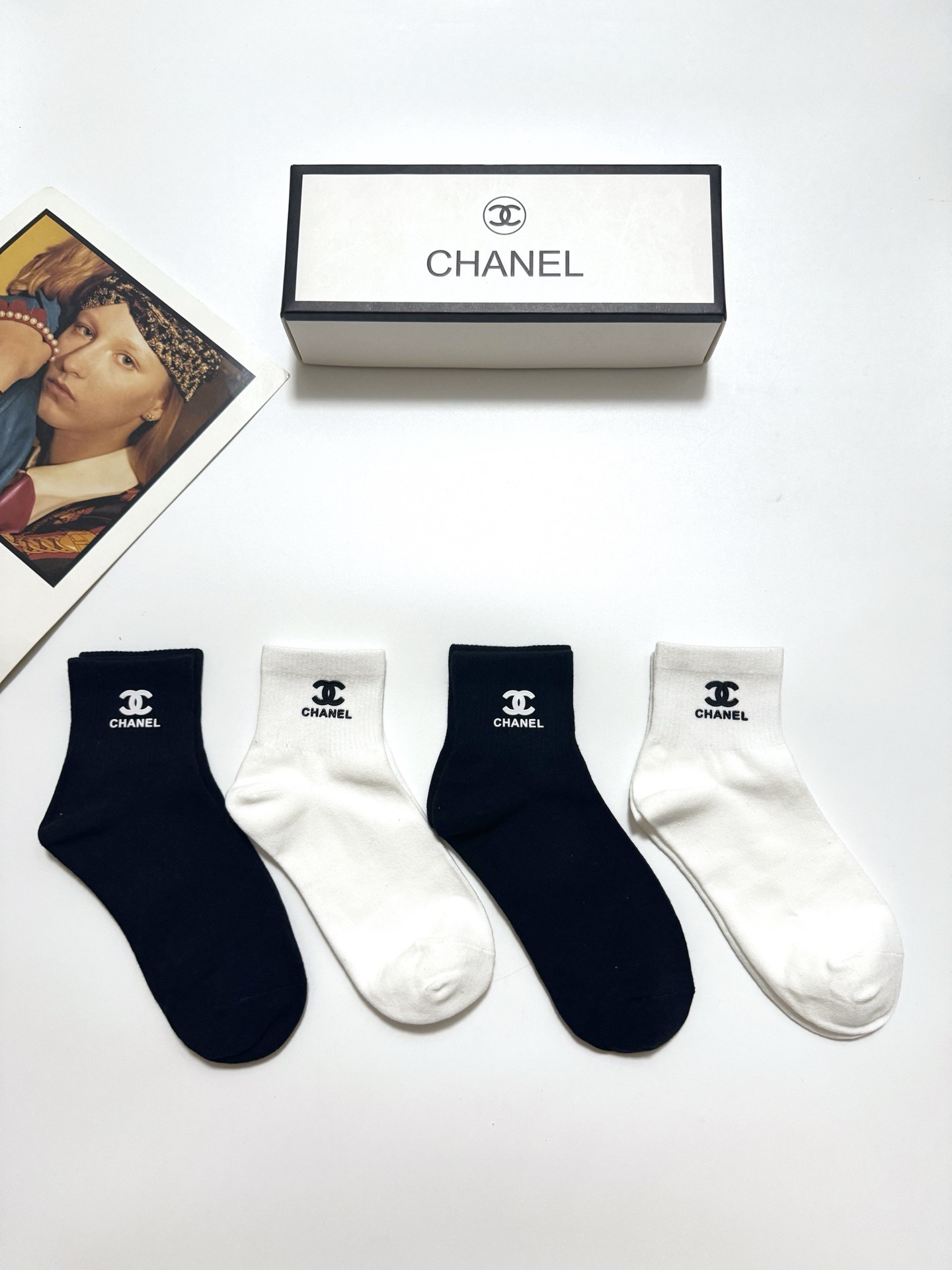 配包装🌟【一盒4双】🌟Chanel 香奈儿 经典字母logo 纯棉短筒袜 经典纯色短袜🌟ins爆款！专柜
