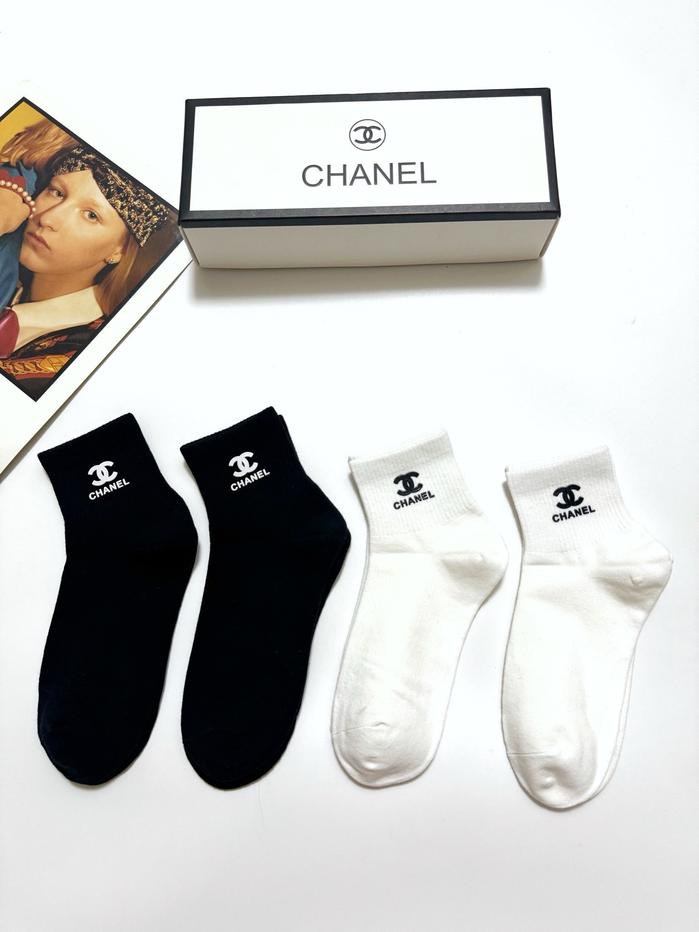 配包装🌟【一盒4双】🌟Chanel 香奈儿 经典字母logo 纯棉短筒袜 经典纯色短袜🌟ins爆款！专柜