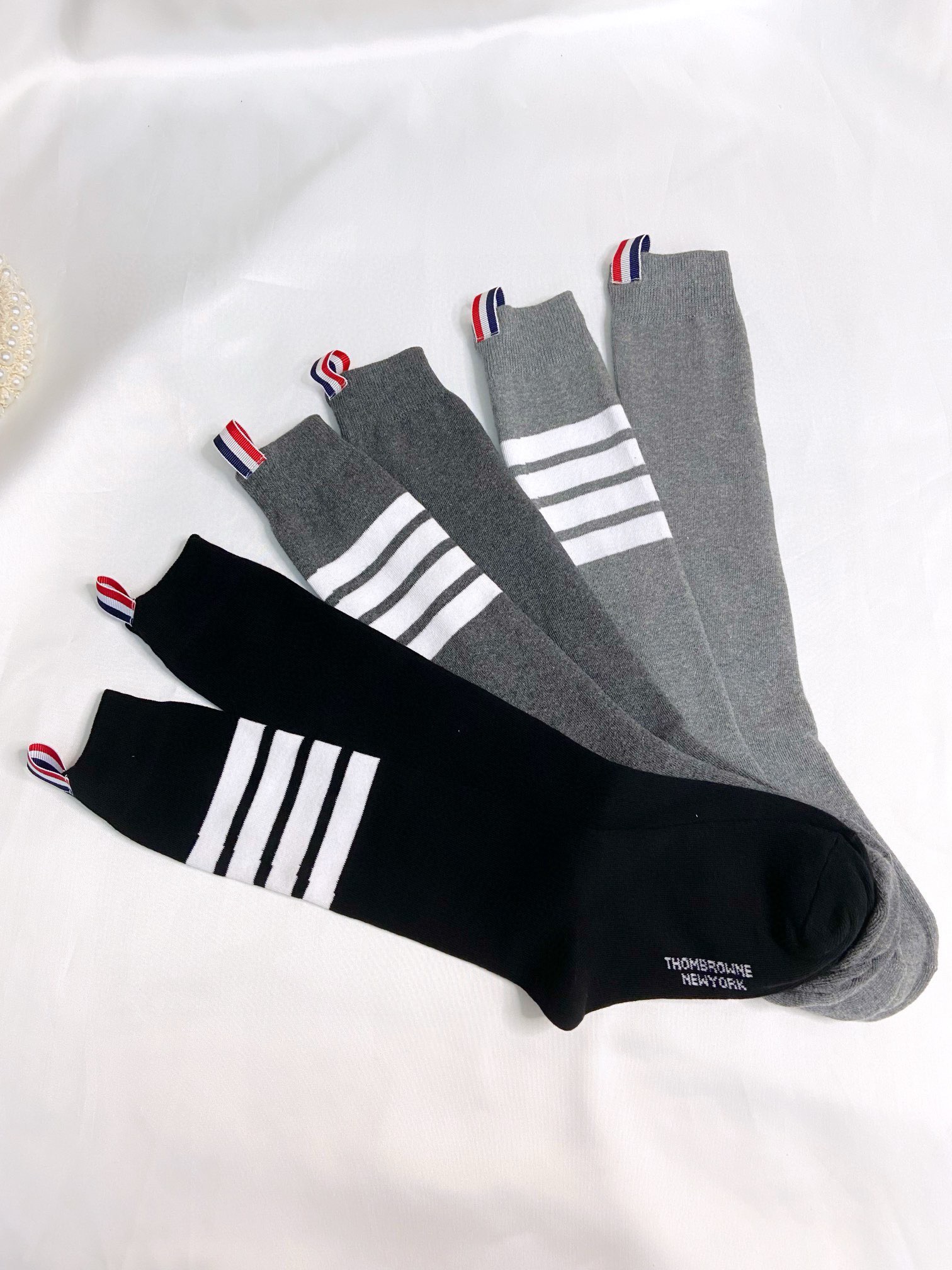 【一盒一双】🌟THOM BROWNE · 桑姆 布朗尼❗🌟超级爆款！网红长筒袜子❗原单品质！官网同步，一