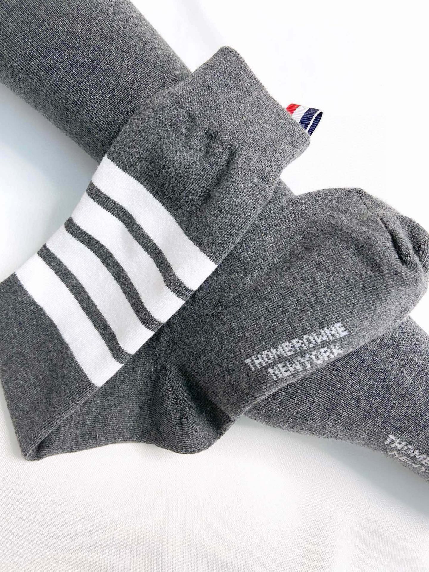 【一盒一双】🌟THOM BROWNE · 桑姆 布朗尼❗🌟超级爆款！网红长筒袜子❗原单品质！官网同步，一