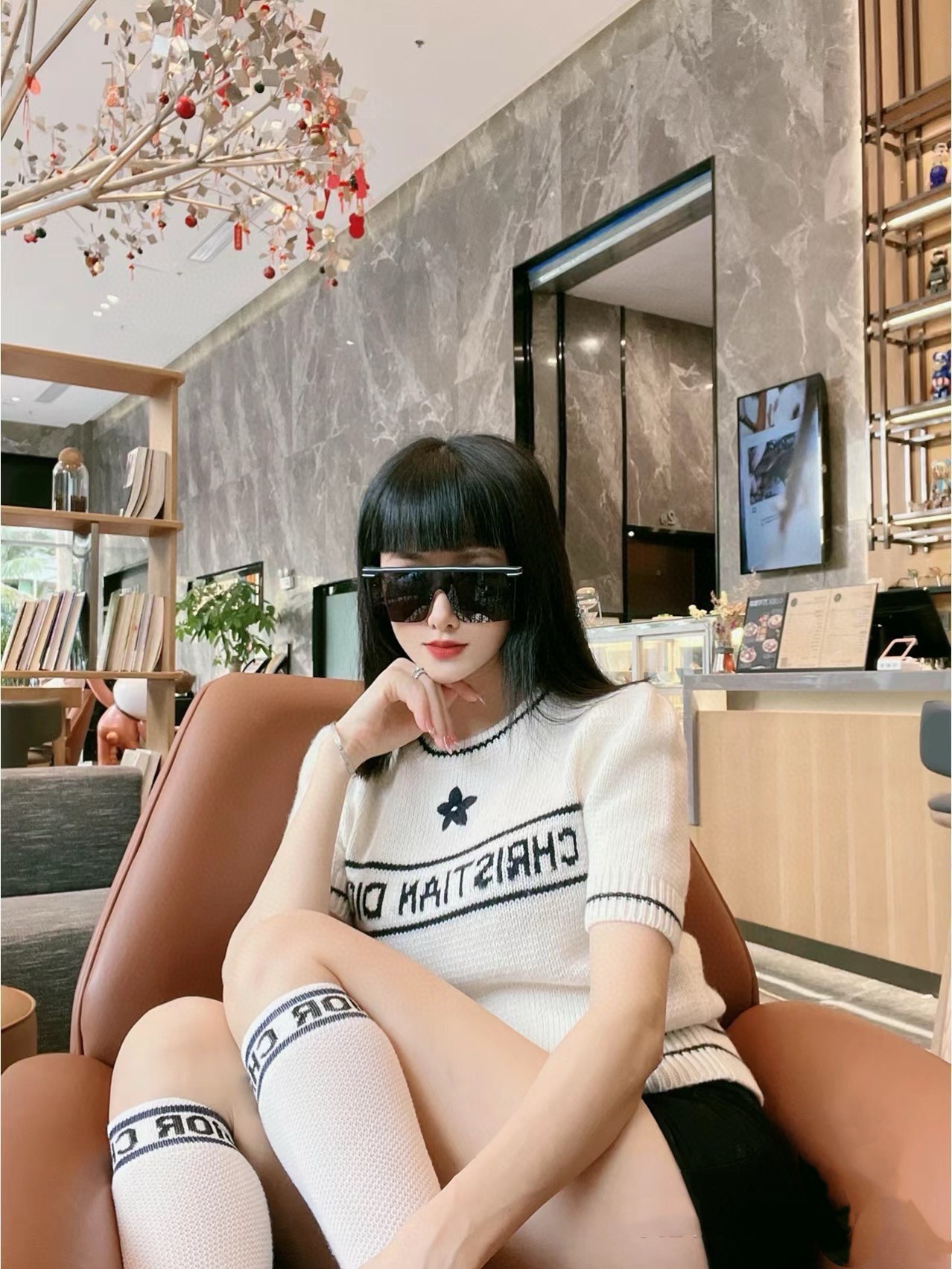 配包装🌟【一盒2双】🌟Dior 迪奥 棉混纺网眼中筒袜 小腿袜🌟ins爆款！专柜在售ing 🌟高版本 ～