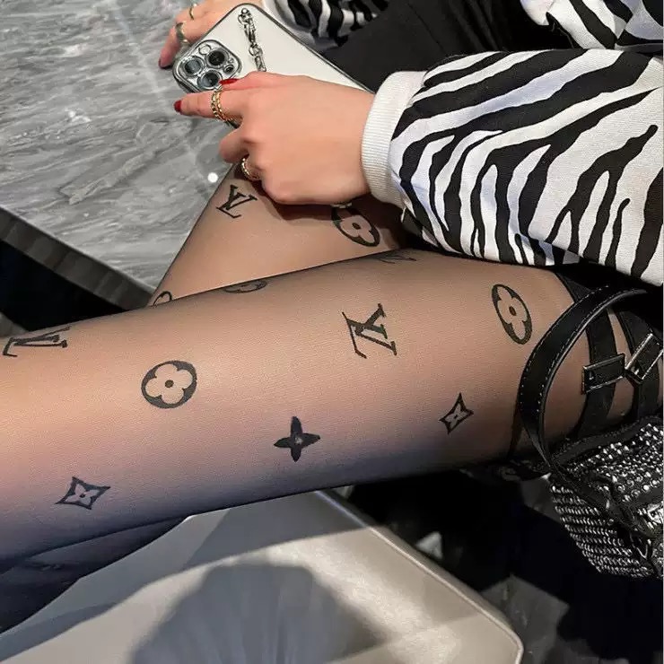 配包装【一盒一双】🌟LV 路易威登爆款老花印胶丝袜 🌟好看到爆炸 ，欧美大牌丝袜🔥🌟潮人秋冬必备单品 ，