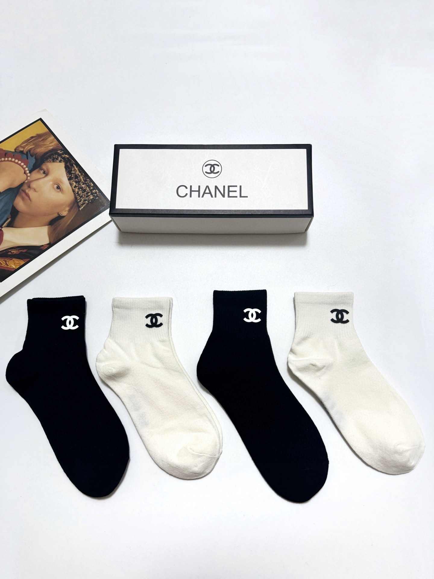 配包装🌟【一盒4双】🌟Chanel 香奈儿 经典字母logo 纯棉短筒袜 经典纯色短袜🌟ins爆款！专柜