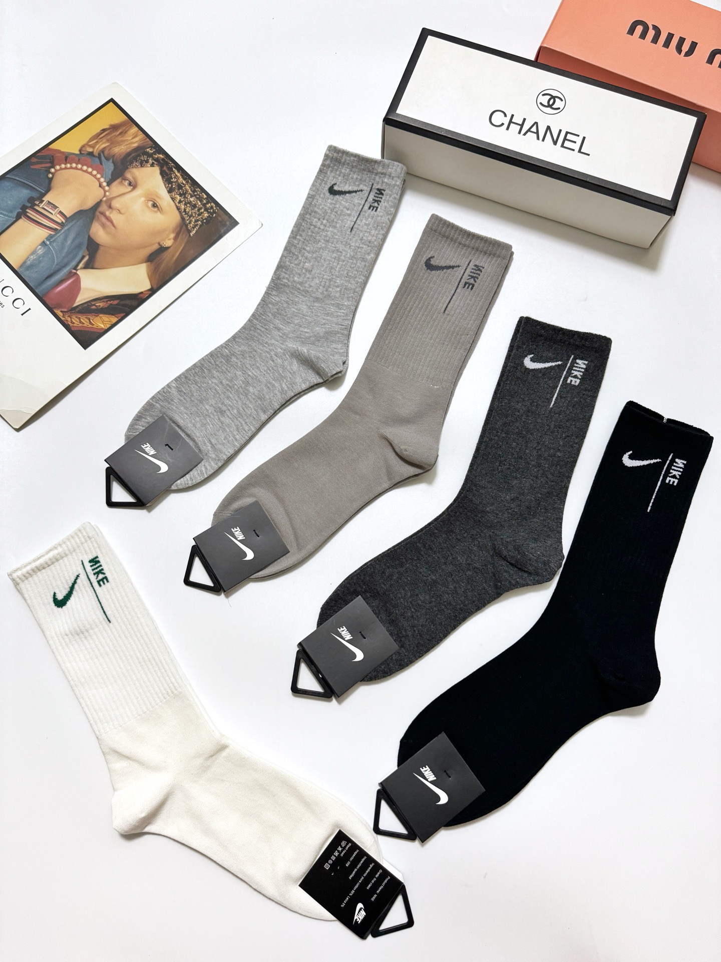 配包装🌟【一盒5 双】 🌟Nike 耐克 经典字母logo ins超火爆高筒袜，纯棉面料，潮人必备 ，男