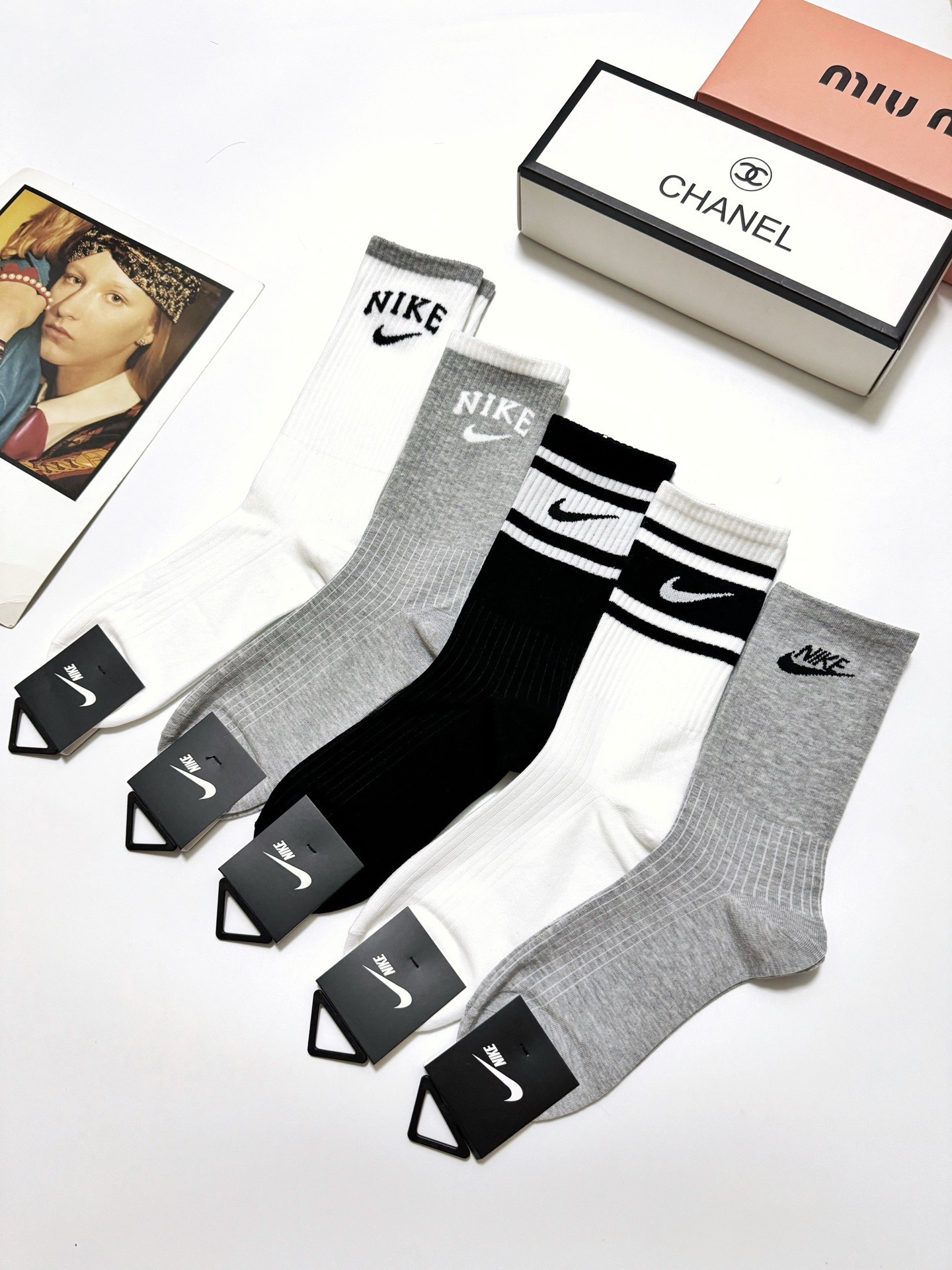 配包装🌟【一盒5 双】 🌟Nike 耐克 经典字母logo ins超火爆高筒袜，纯棉面料，潮人必备 ，男