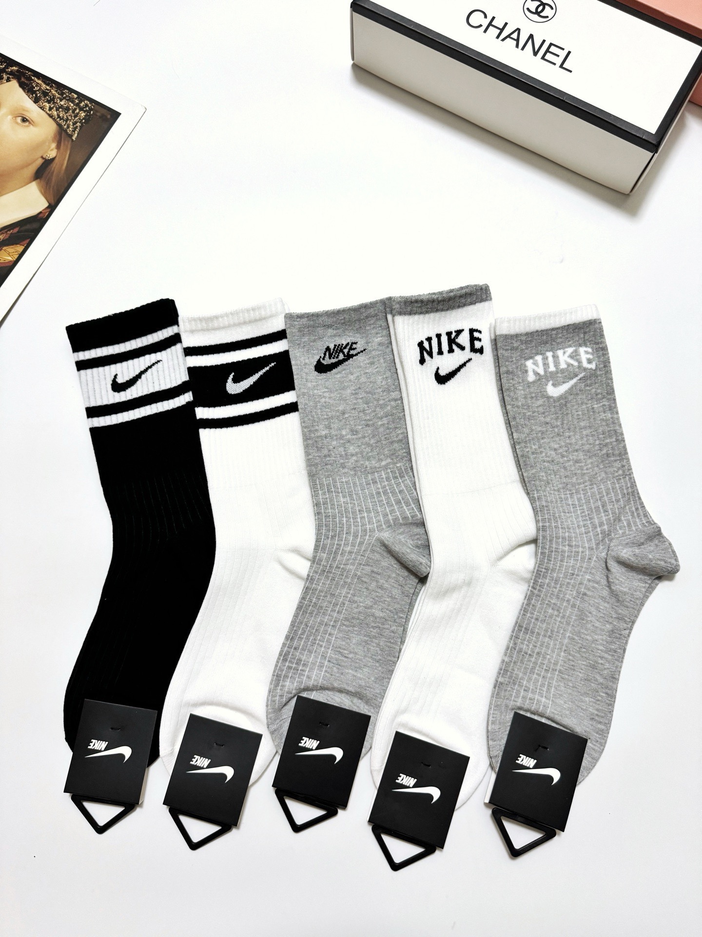 配包装🌟【一盒5 双】 🌟Nike 耐克 经典字母logo ins超火爆高筒袜，纯棉面料，潮人必备 ，男