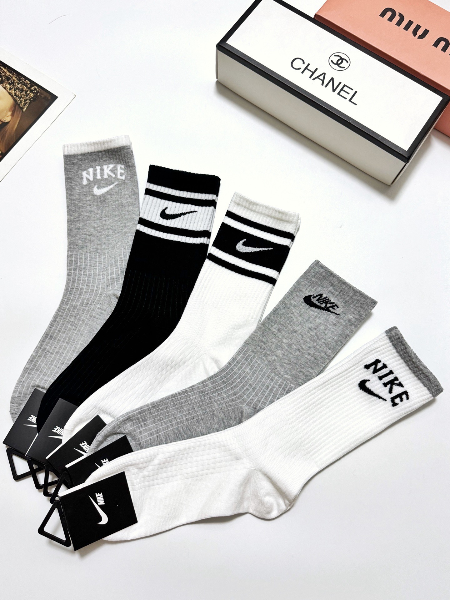 配包装🌟【一盒5 双】 🌟Nike 耐克 经典字母logo ins超火爆高筒袜，纯棉面料，潮人必备 ，男