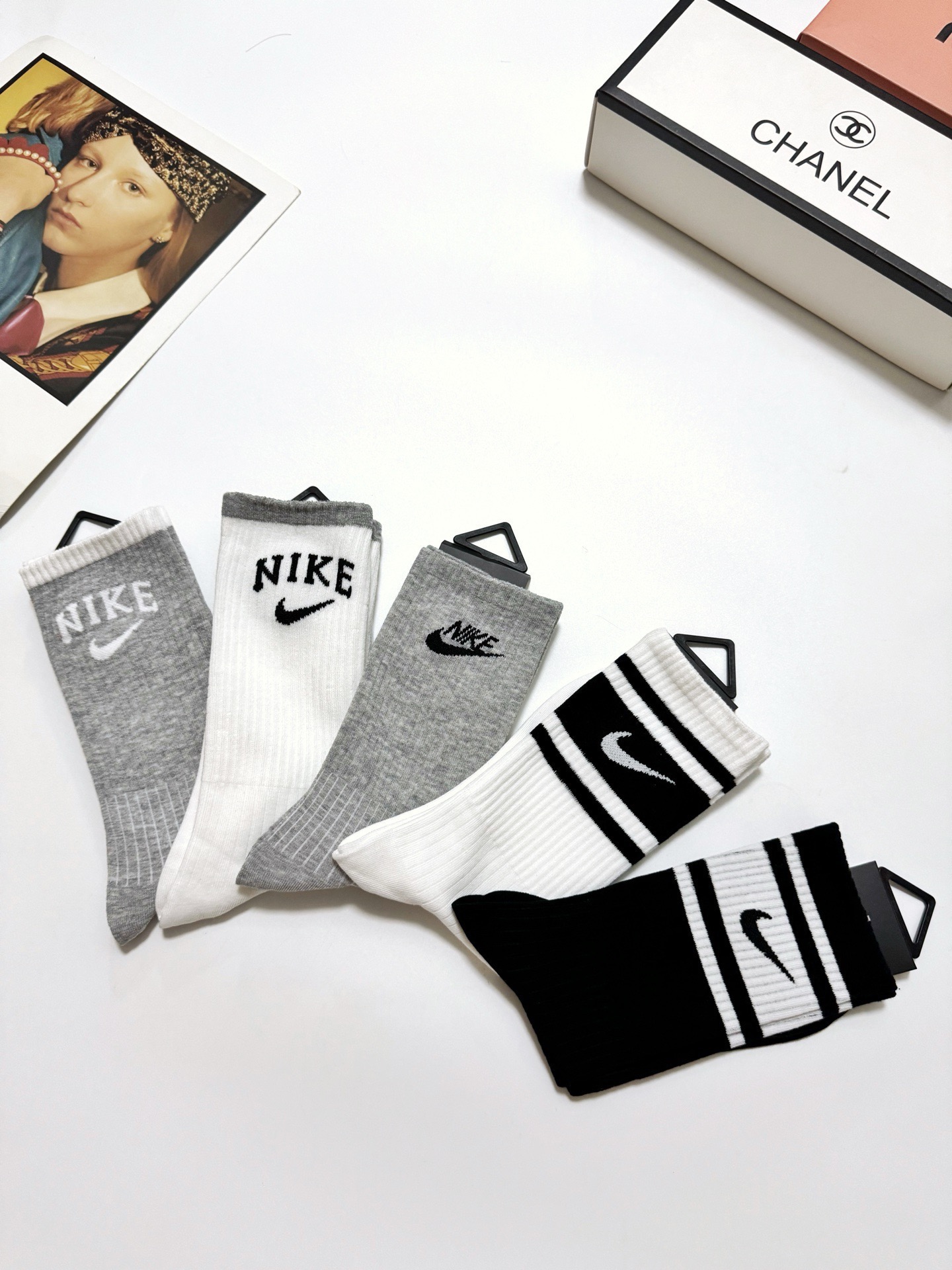 配包装🌟【一盒5 双】 🌟Nike 耐克 经典字母logo ins超火爆高筒袜，纯棉面料，潮人必备 ，男
