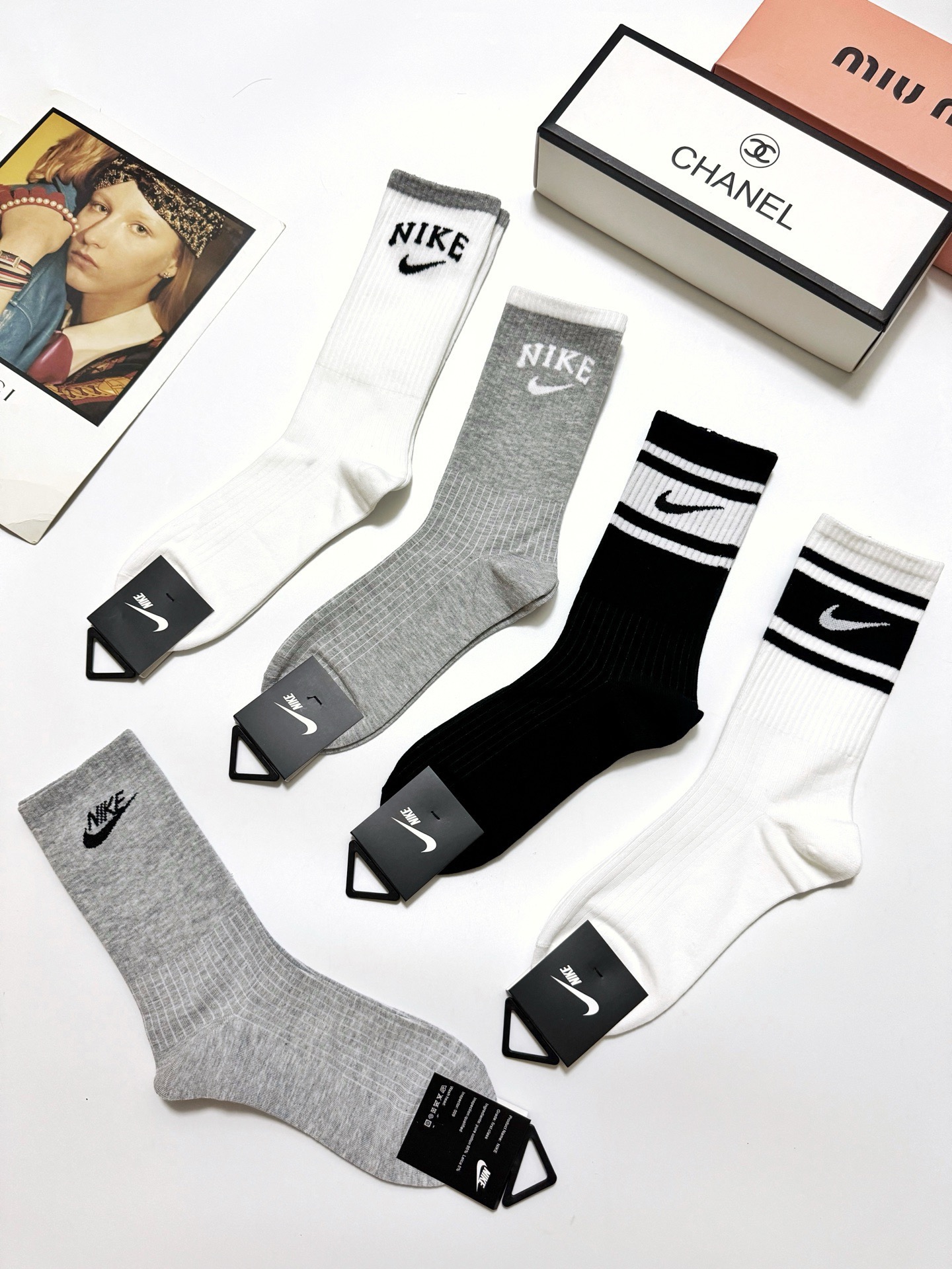 配包装🌟【一盒5 双】 🌟Nike 耐克 经典字母logo ins超火爆高筒袜，纯棉面料，潮人必备 ，男