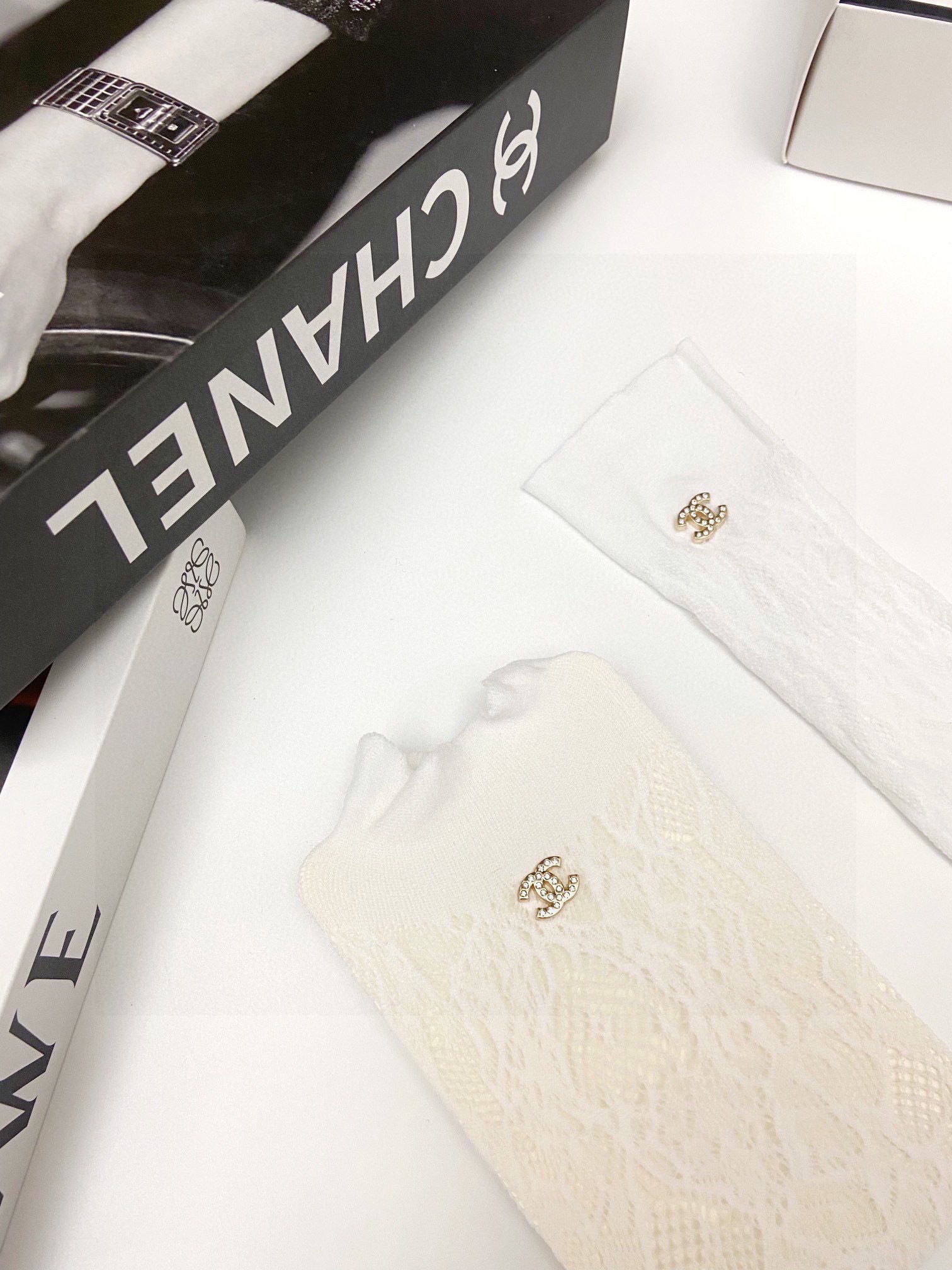 配包装🌟【一盒一双】🌟Chanel 香奈儿 经典双C字母logo中筒丝袜 网袜中筒袜 小腿袜 🌟ins爆