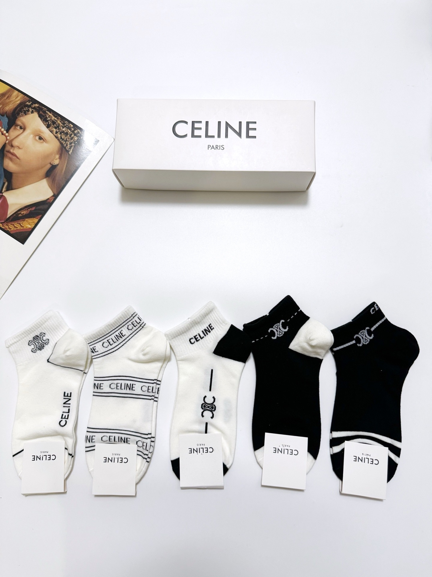 配包装🌟【一盒5双】 🌟Celine 赛琳 经典字母logo 纯棉短袜 ，ins超火爆短袜，纯棉面料，潮