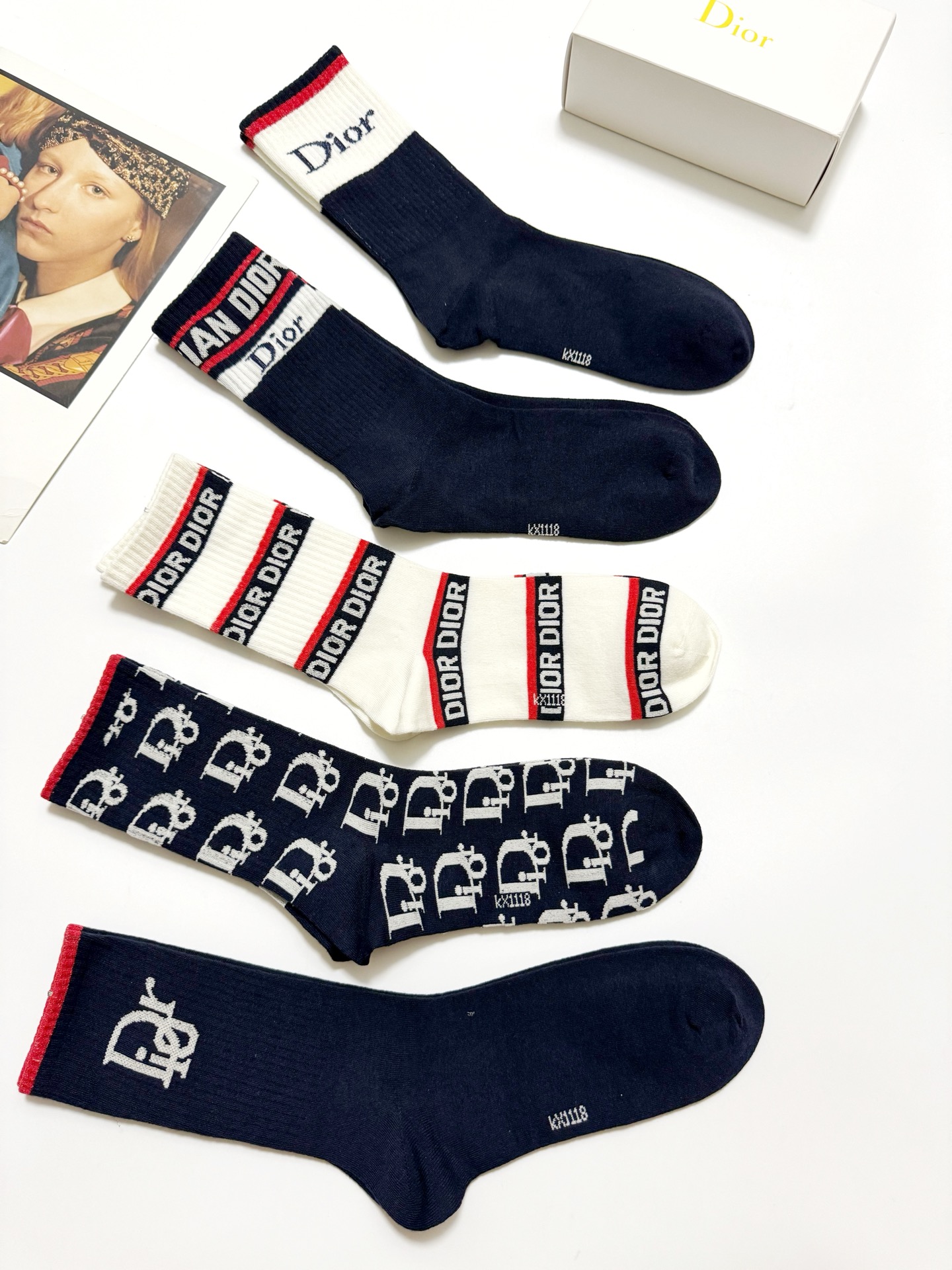 配包装🌟【一盒5 双】（宝蓝色系） 🌟Dior 迪奥 经典字母logo 纯棉中筒袜 ，ins超火爆空调袜