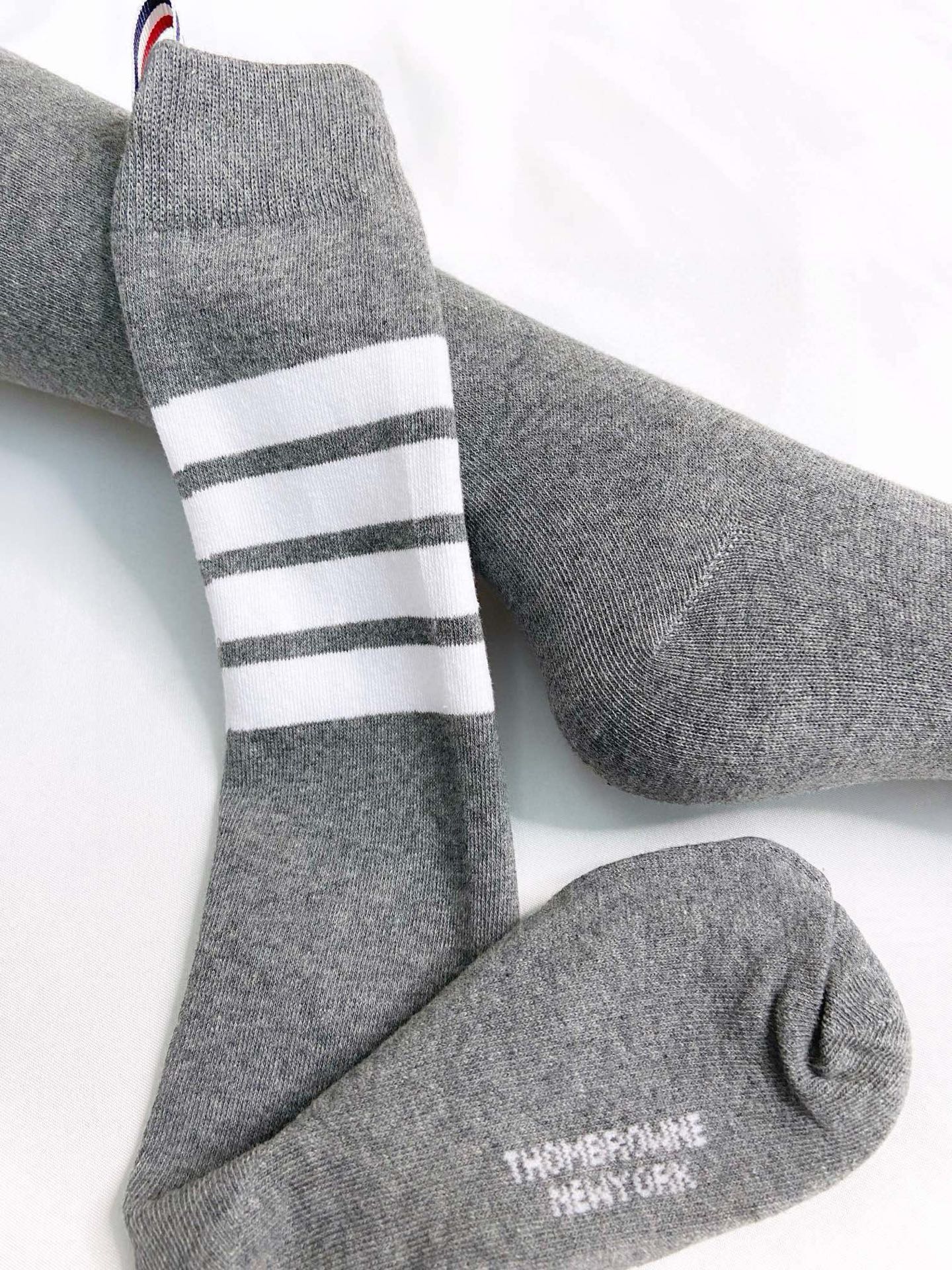 【一盒一双】🌟THOM BROWNE · 桑姆 布朗尼❗🌟超级爆款！网红长筒袜子❗原单品质！官网同步，一