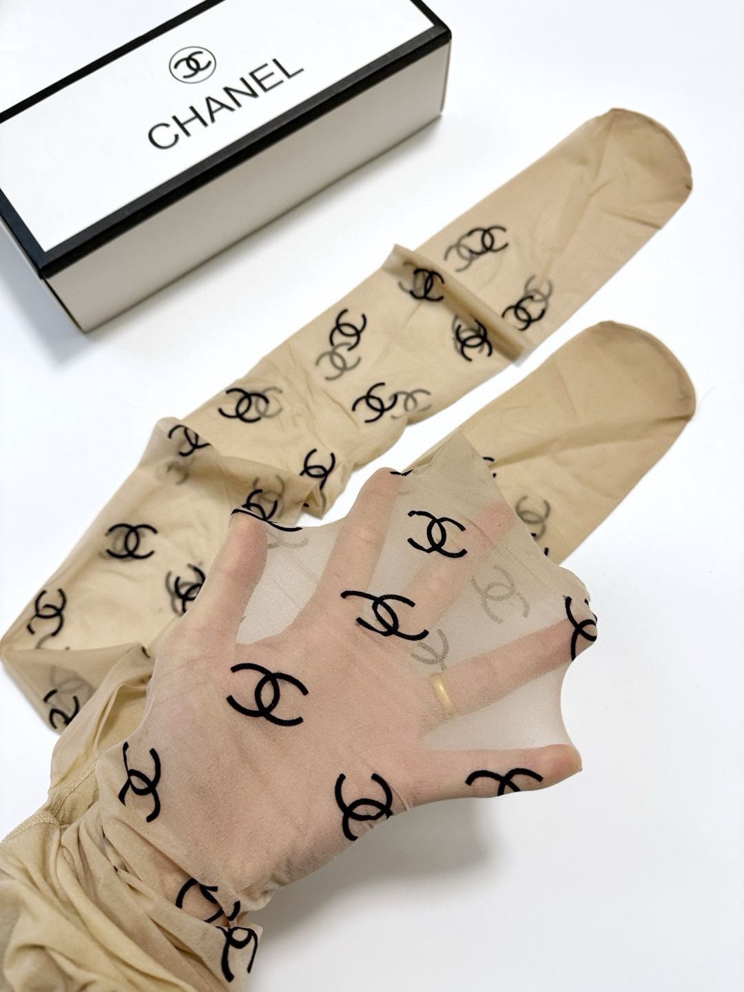 配包装【一盒一双】🌟Chanel 香奈儿 印胶字母网纱丝袜 连裤袜🌟好看到爆炸 ，欧美大牌丝袜🔥一比一高