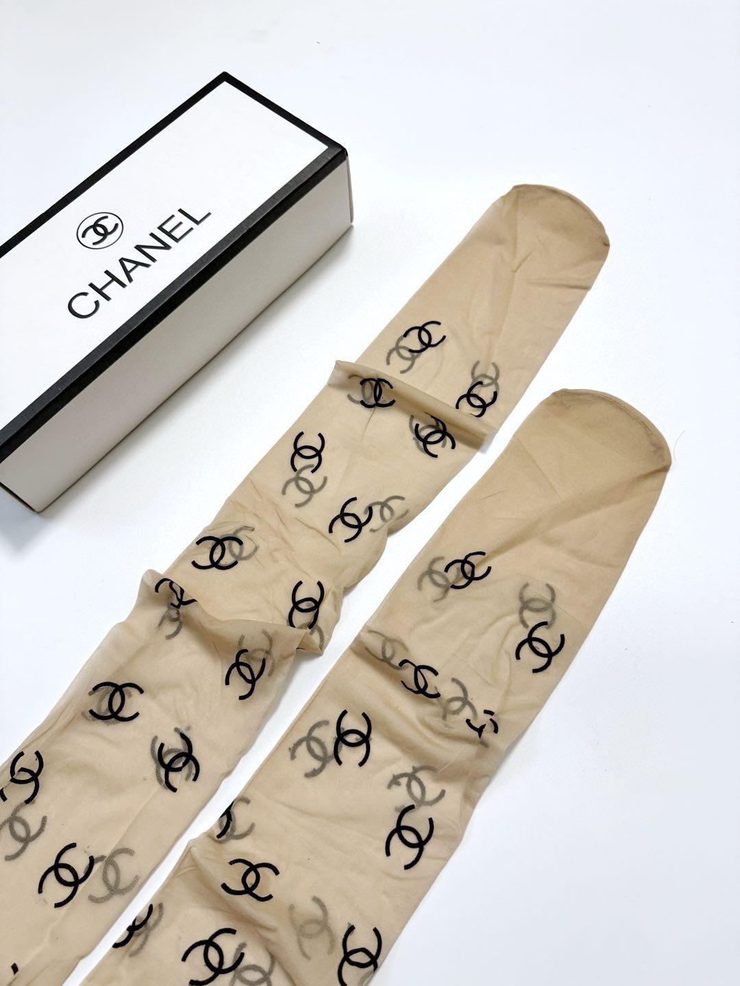 配包装【一盒一双】🌟Chanel 香奈儿 印胶字母网纱丝袜 连裤袜🌟好看到爆炸 ，欧美大牌丝袜🔥一比一高
