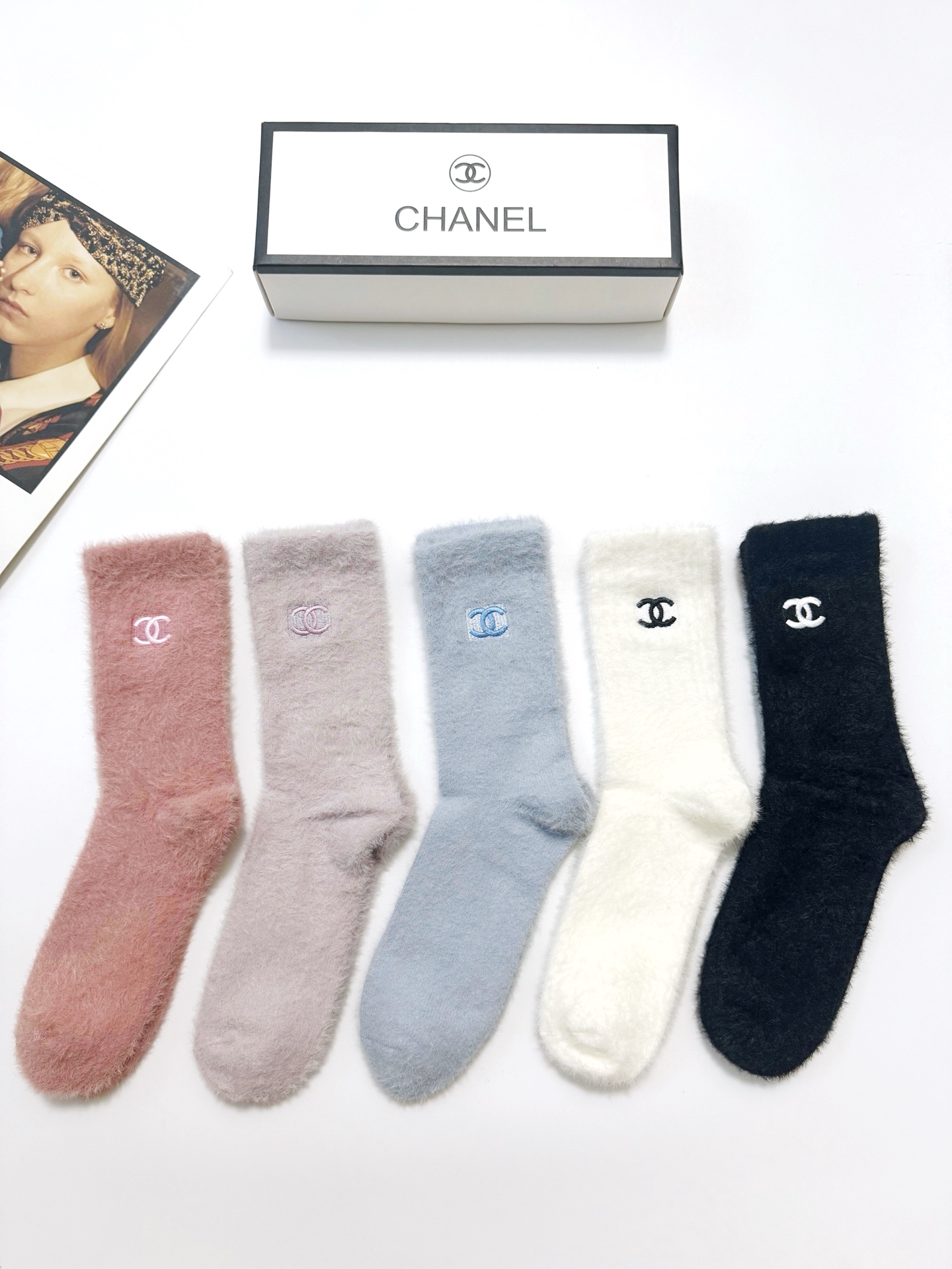 配包装🌟【一盒5 双】🌟Chanel香奈儿 欧美大牌 经典字母 logo 水貂绒短筒袜 ！超级软糯亲肤！