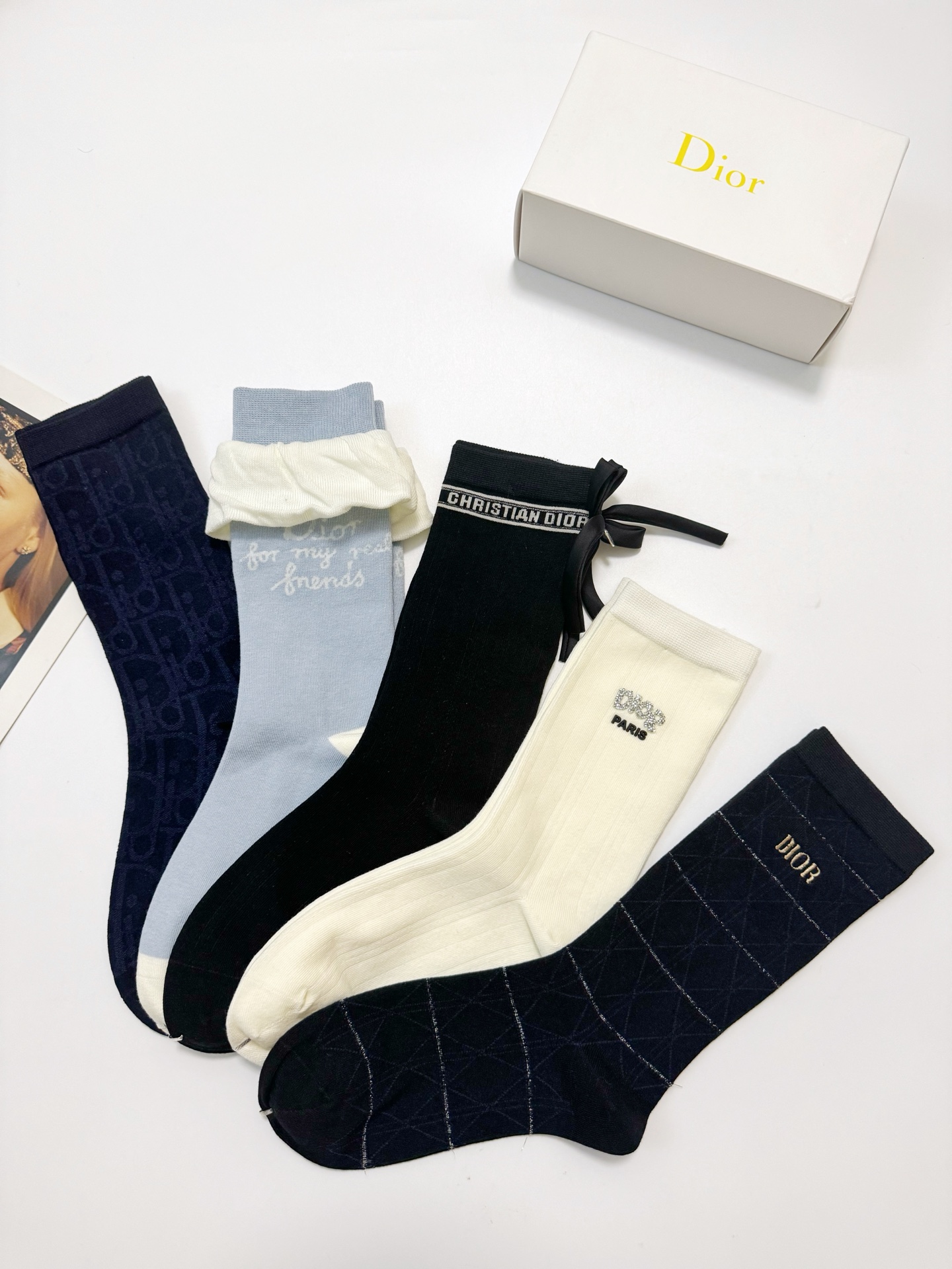 配包装🌟【一盒5 双】（蓝色系） 🌟Dior 迪奥 经典字母logo 纯棉中筒袜 ，ins超火爆空调袜，