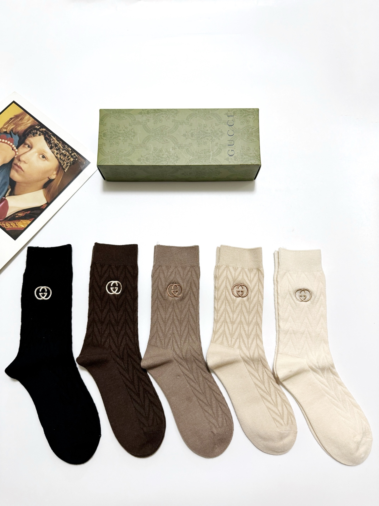 NO:584784,Comes with packaging [5 pairs in a box] Gucci Gucci r classic letter logo cashmere blend mid-calf socks, ins super popular color, super soft and skin-friendly, a must-have for fashionistas, personalized, fashionable and versatile, you deserve it Socks, stockings, socks, gucci, socks19860909配包装【一盒5 双】 Gucci 古琦 r经典字母logo 羊绒混纺 中筒袜,ins超火爆配色 ,超级软糯亲肤,潮人必备 ,个性时尚百搭款,你值得拥有哦袜子,丝袜,袜子,gucci,socks,accessory
