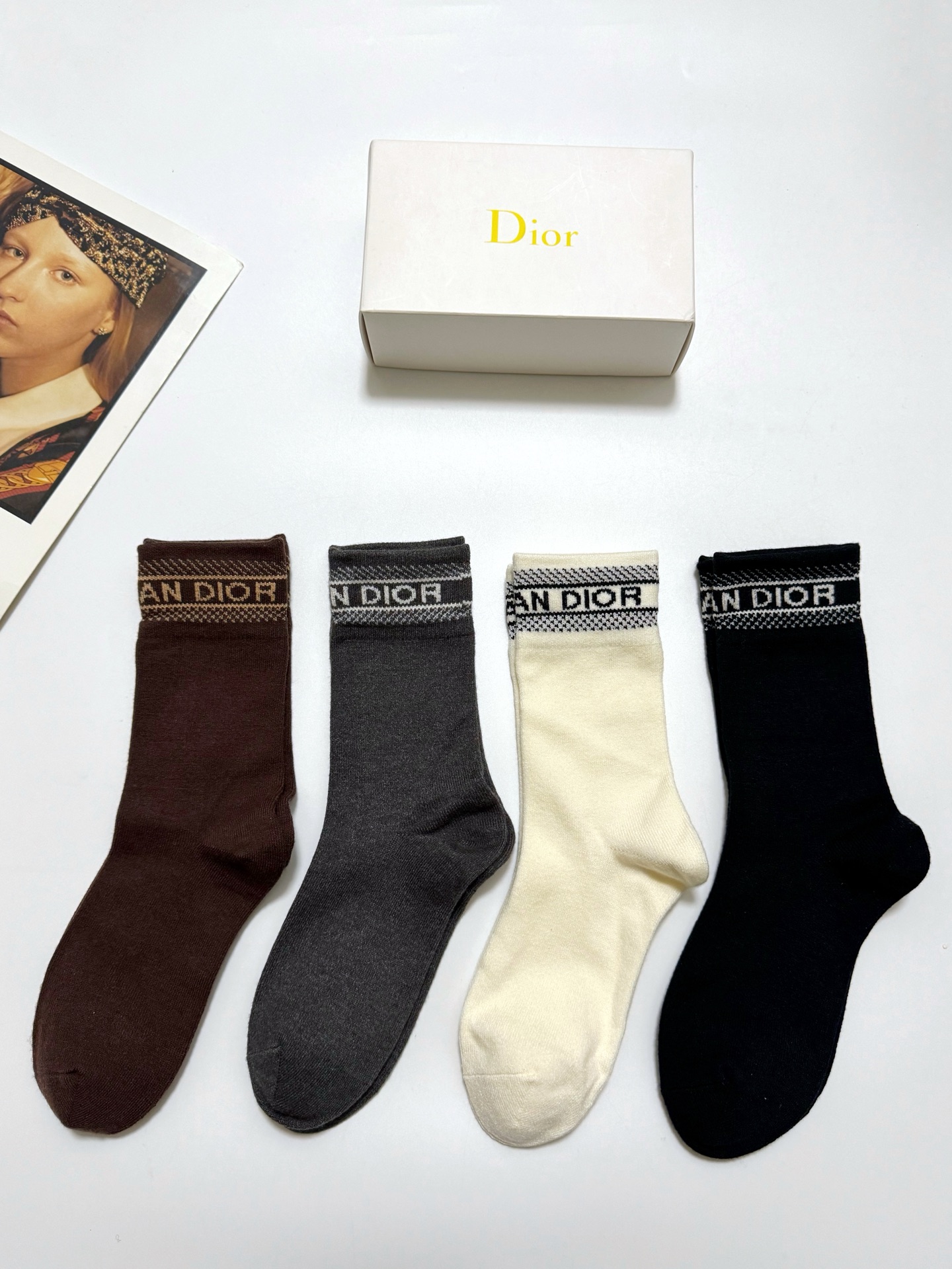NO:585573,Comes with packaging [4 pairs in a box] Dior classic letter logo cashmere blend mid-calf socks, ins super popular color, super soft and skin-friendly, a must-have for fashionistas, personalized, fashionable and versatile, you deserve it Socks, stockings, socks, dior, dior, socks19860909配包装【一盒4 双】 Dior 迪奥 经典字母logo 羊绒混纺 中筒袜,ins超火爆配色 ,超级软糯亲肤,潮人必备 ,个性时尚百搭款,你值得拥有哦袜子,丝袜,袜子,dior,dior,socks,accessory