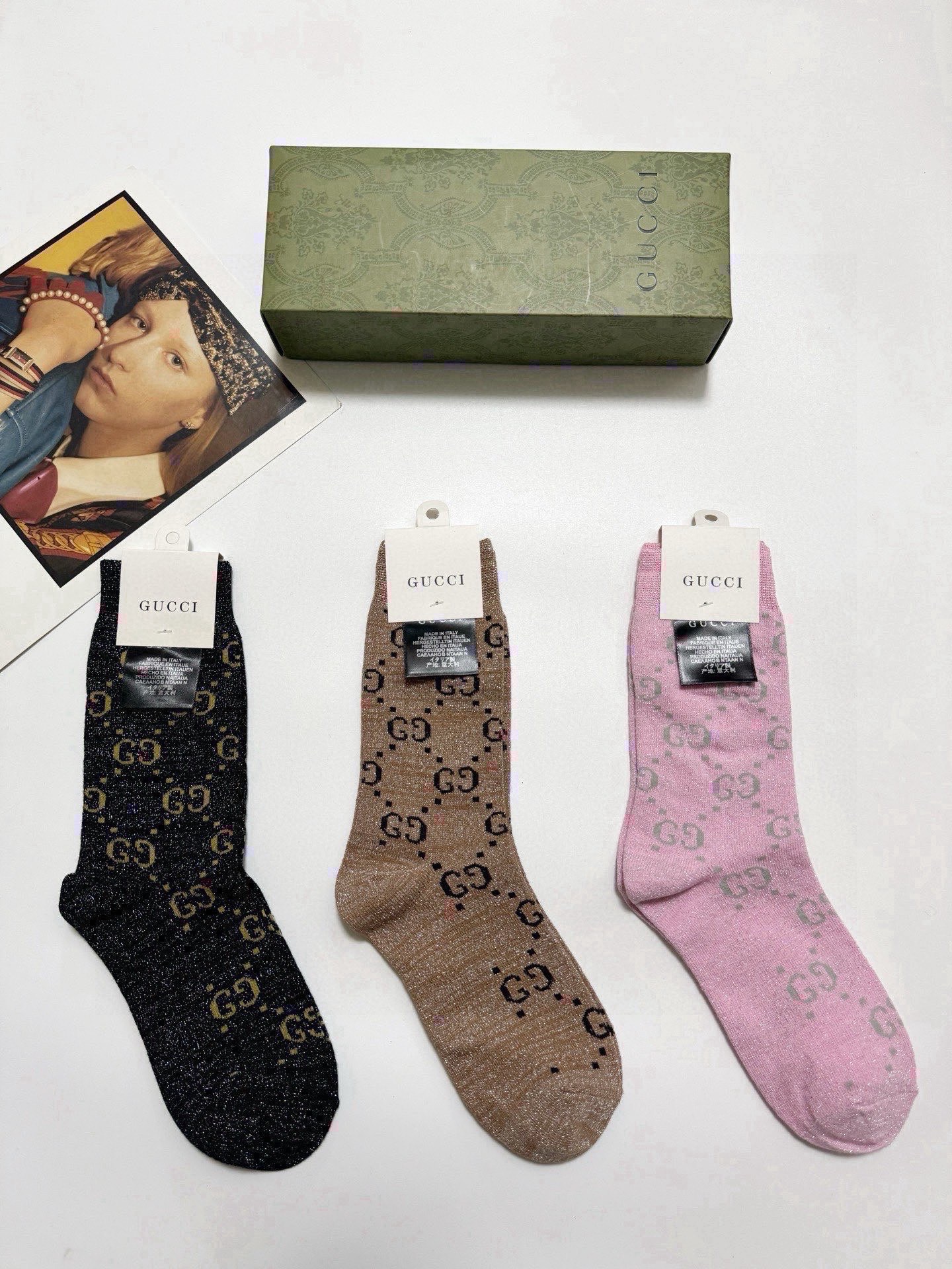 NO:585584,Comes with packaging [3 pairs in a box] Gucci Gucci's popular gold and silver stockings, double needle, blended gold and silver material, super perfect combination, classic style, simultaneous sale at counters, a must-have for fashionistas, versatile colors, socks, stockings, socks, gucci, socks19860909配包装【一盒3双】 Gucci 古奇 爆款金银丝中筒袜 双针 混纺金银丝材质,超完美结合,款式经典,专柜同步发售,潮人必备,颜色百搭 袜子,丝袜,袜子,gucci,socks,accessory